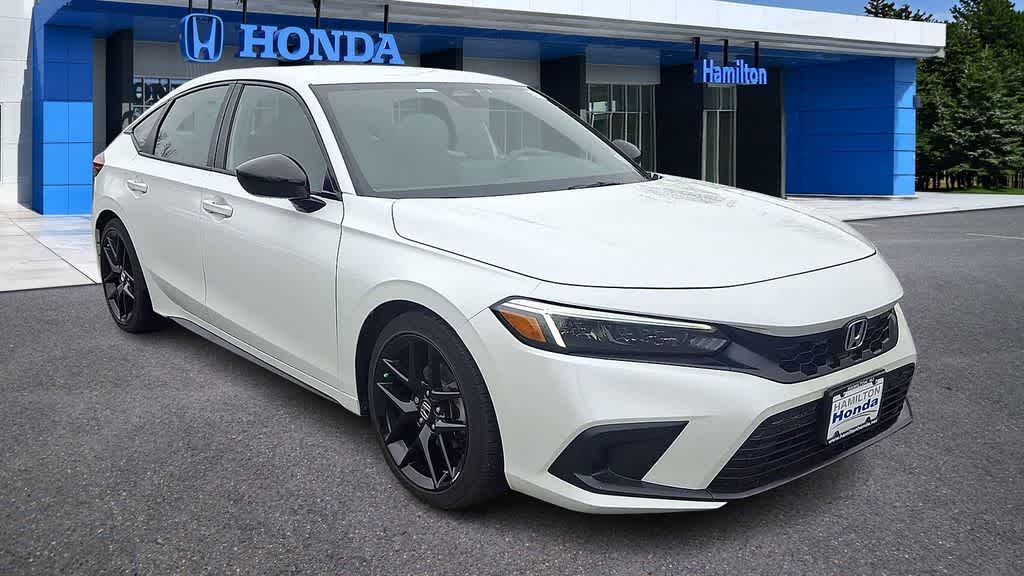 View vehicle photo 2