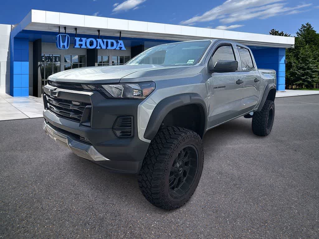 Sterling Gray Metallic 2024 Chevrolet Colorado Trail Boss Crew Cab 4WD Pickup Truck Four-Wheel Drive 8-Speed Automatic
