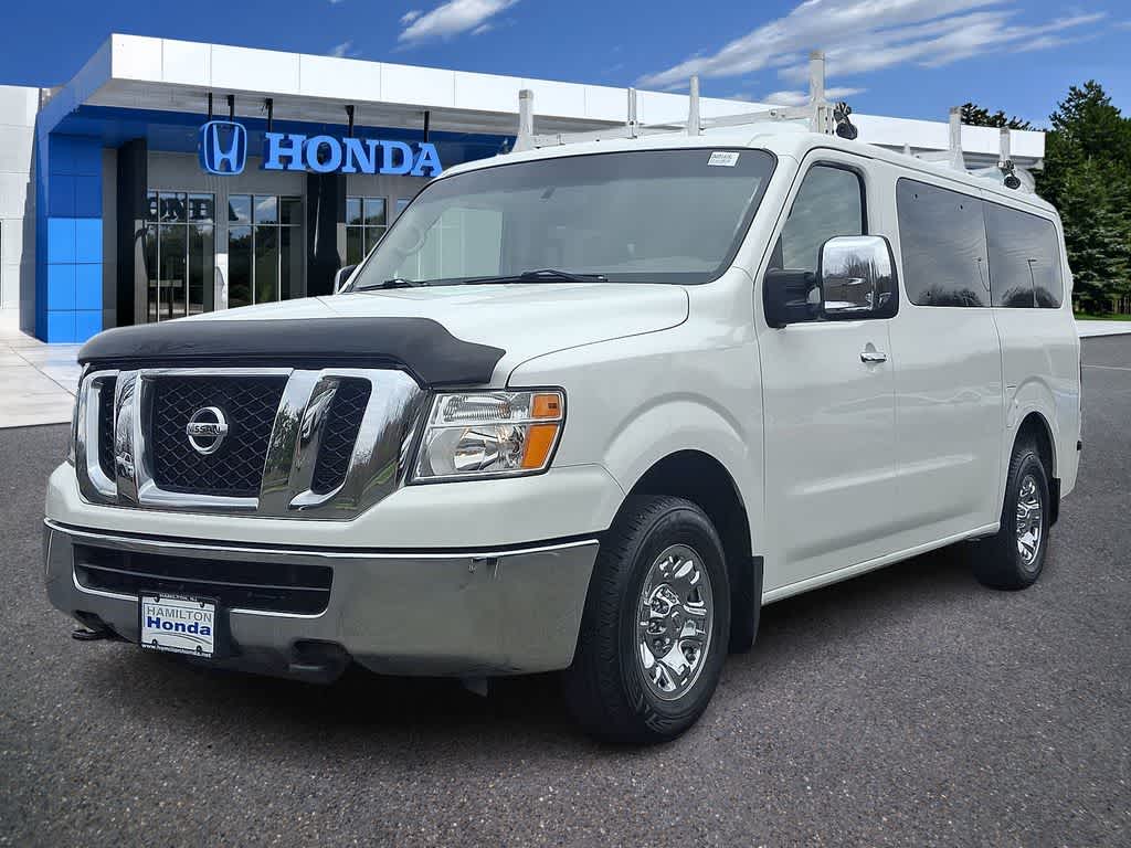Nissan NV Passenger 3500 HD SV V8