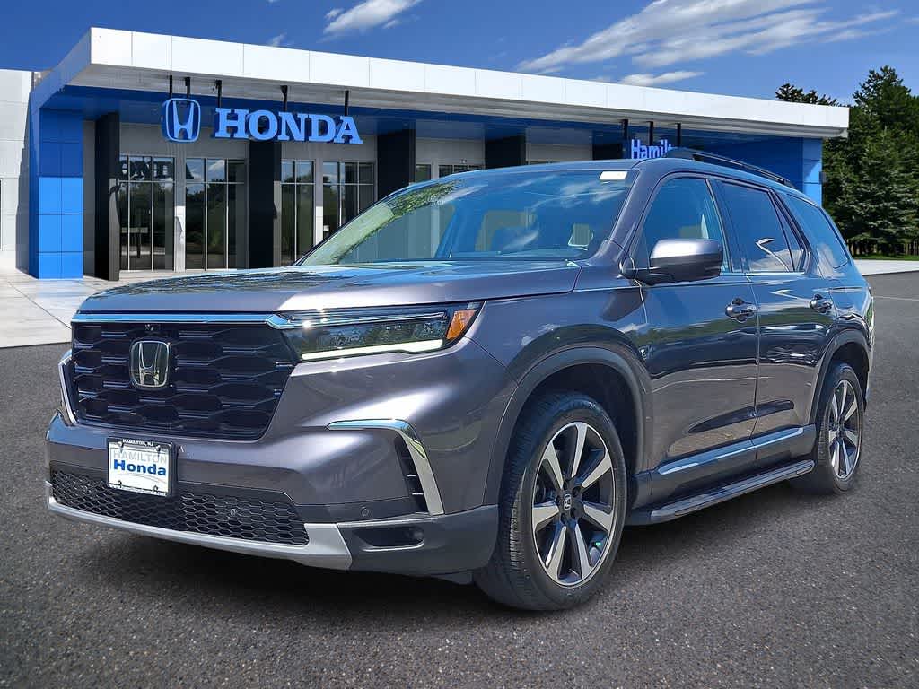 Gray (Modern Steel Metallic) 2023 Honda Pilot SUV / Crossover All-Wheel Drive Automatic