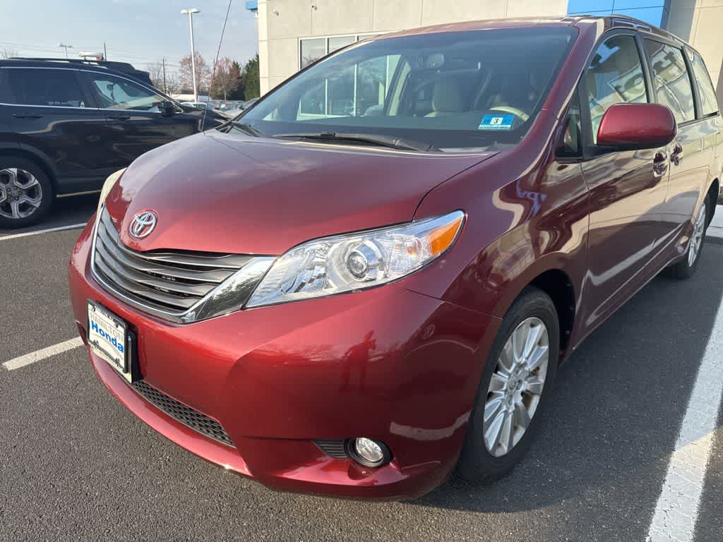 Salsa Red Pearl 2012 Toyota Sienna XLE 7-Passenger Minivan Front-Wheel Drive Automatic