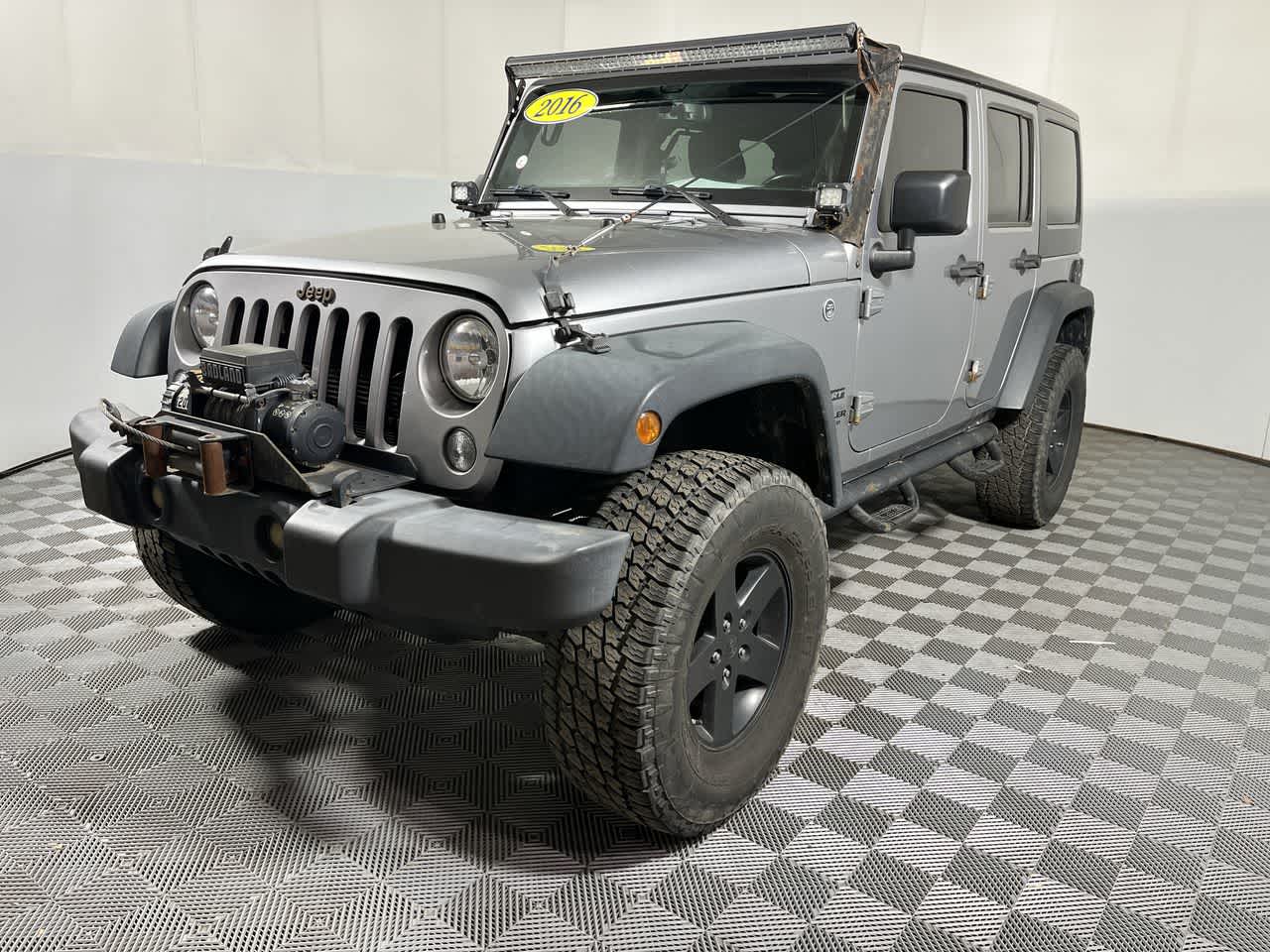 View vehicle photo 4