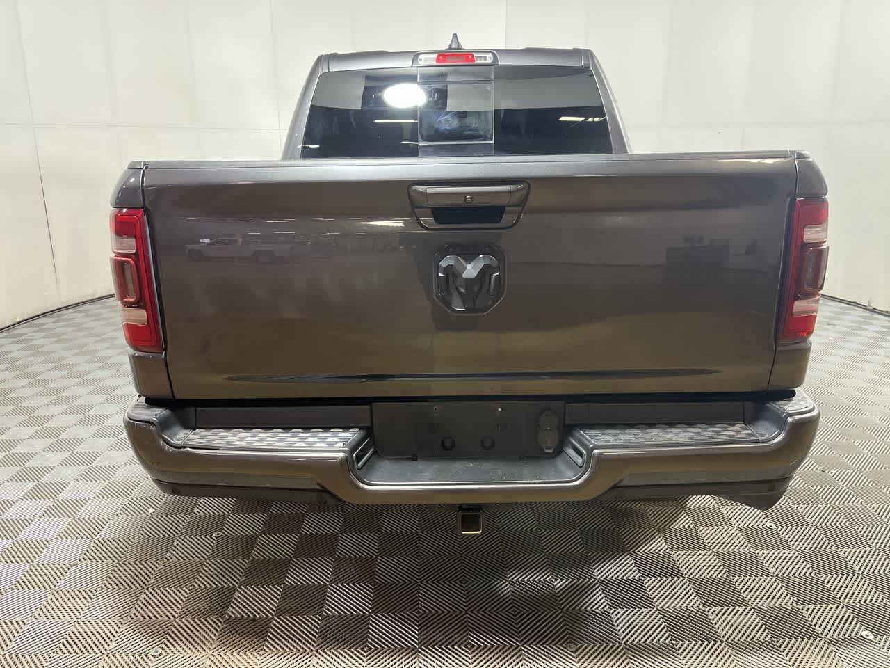 View vehicle photo 7