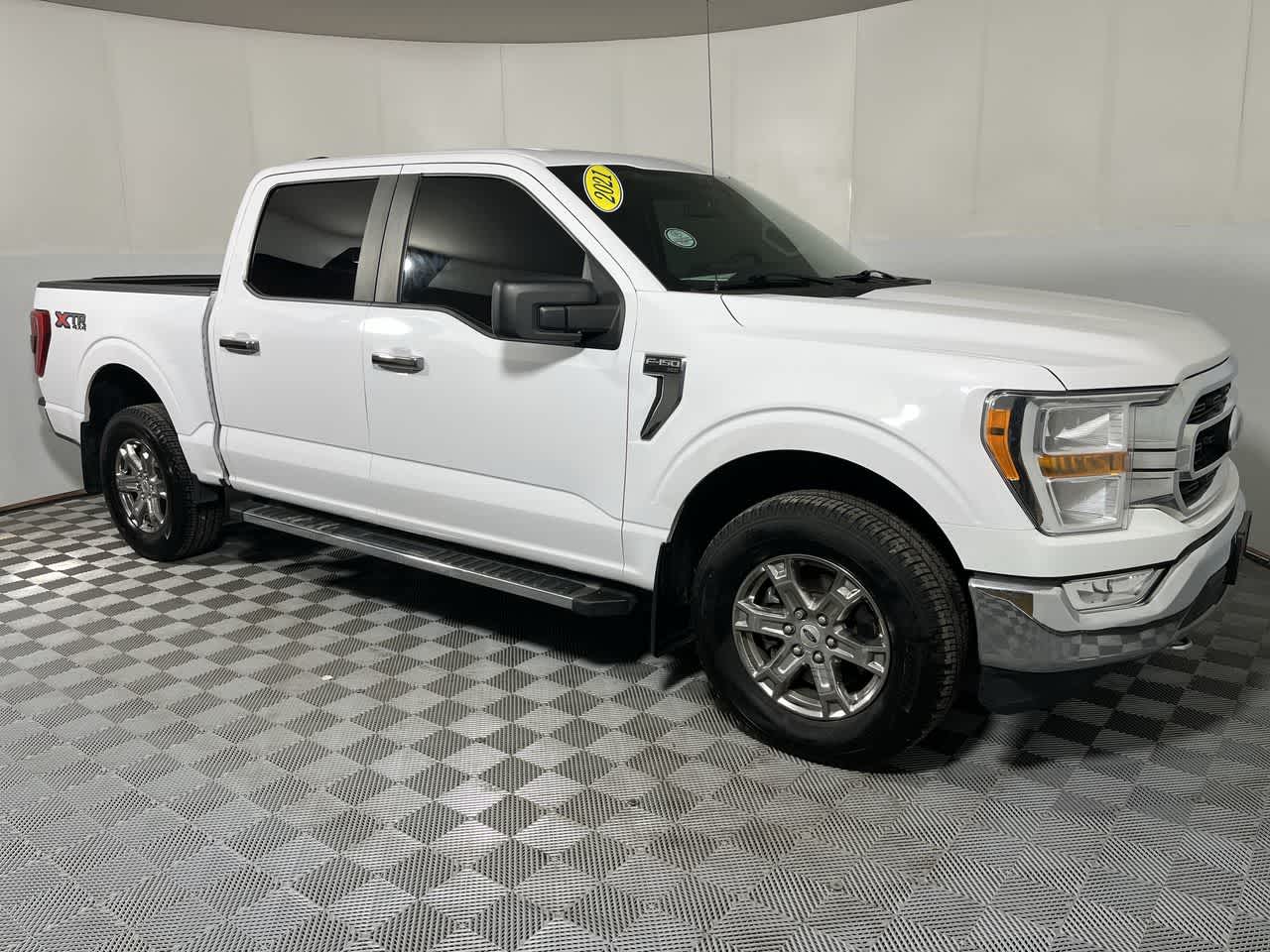 View vehicle photo 2