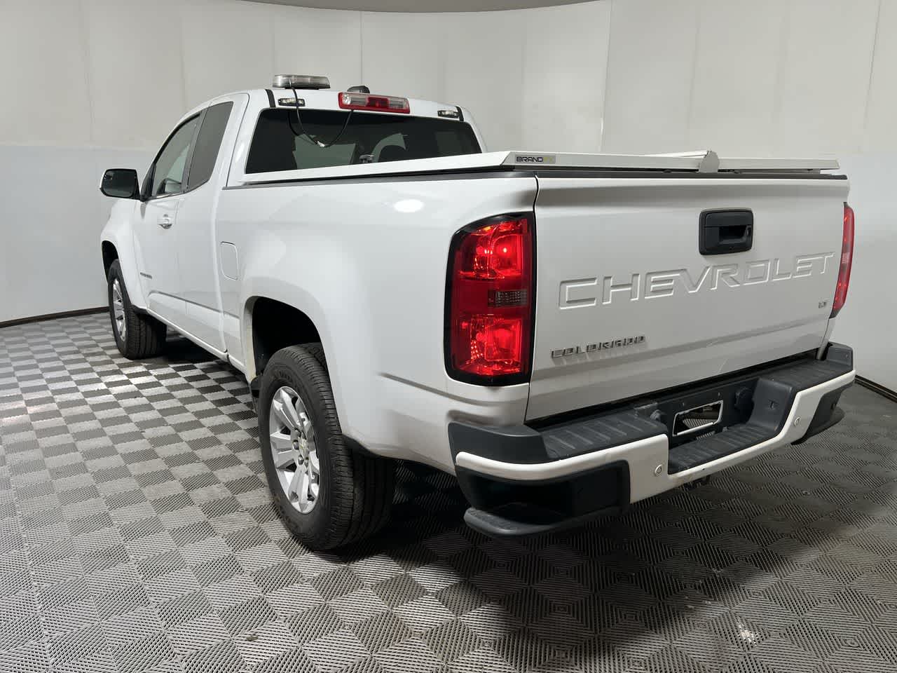 View vehicle photo 6