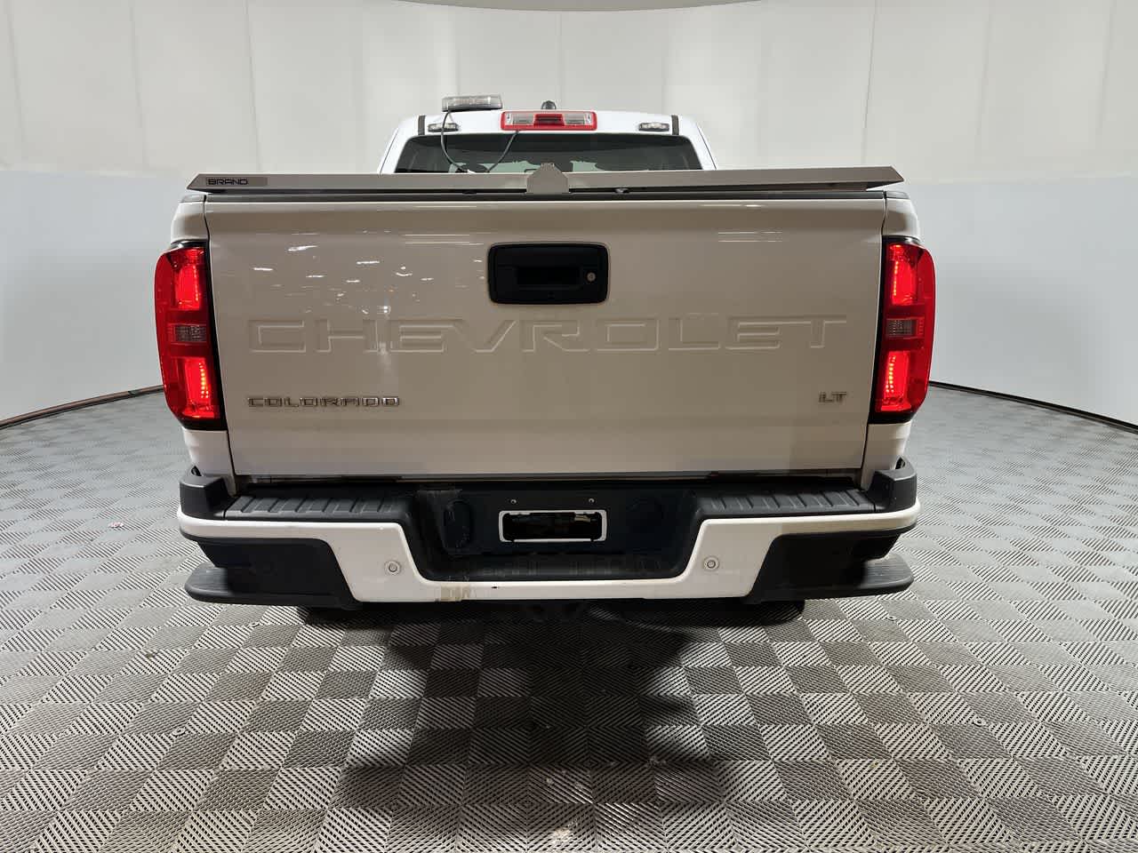 View vehicle photo 7