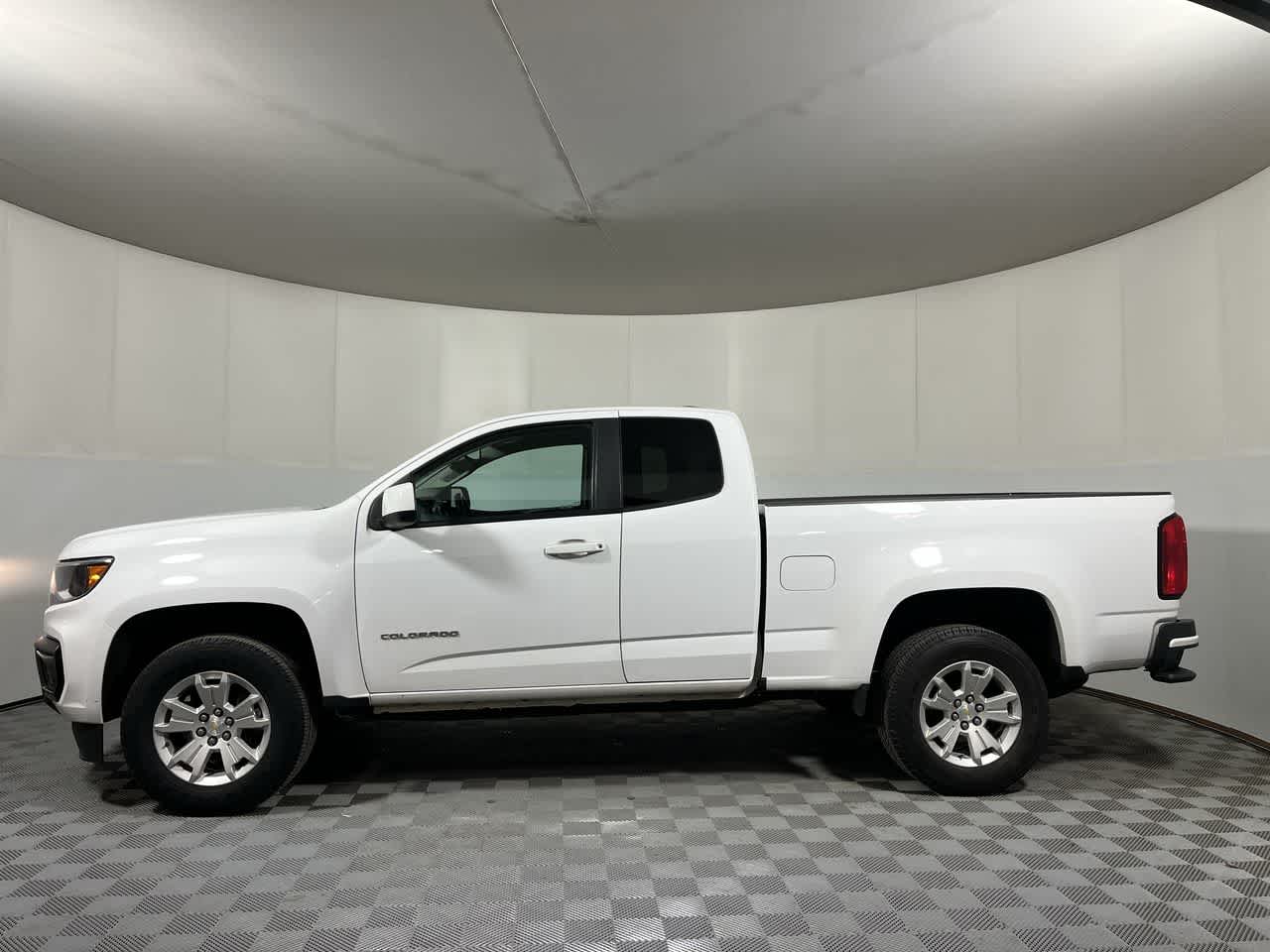 View vehicle photo 5