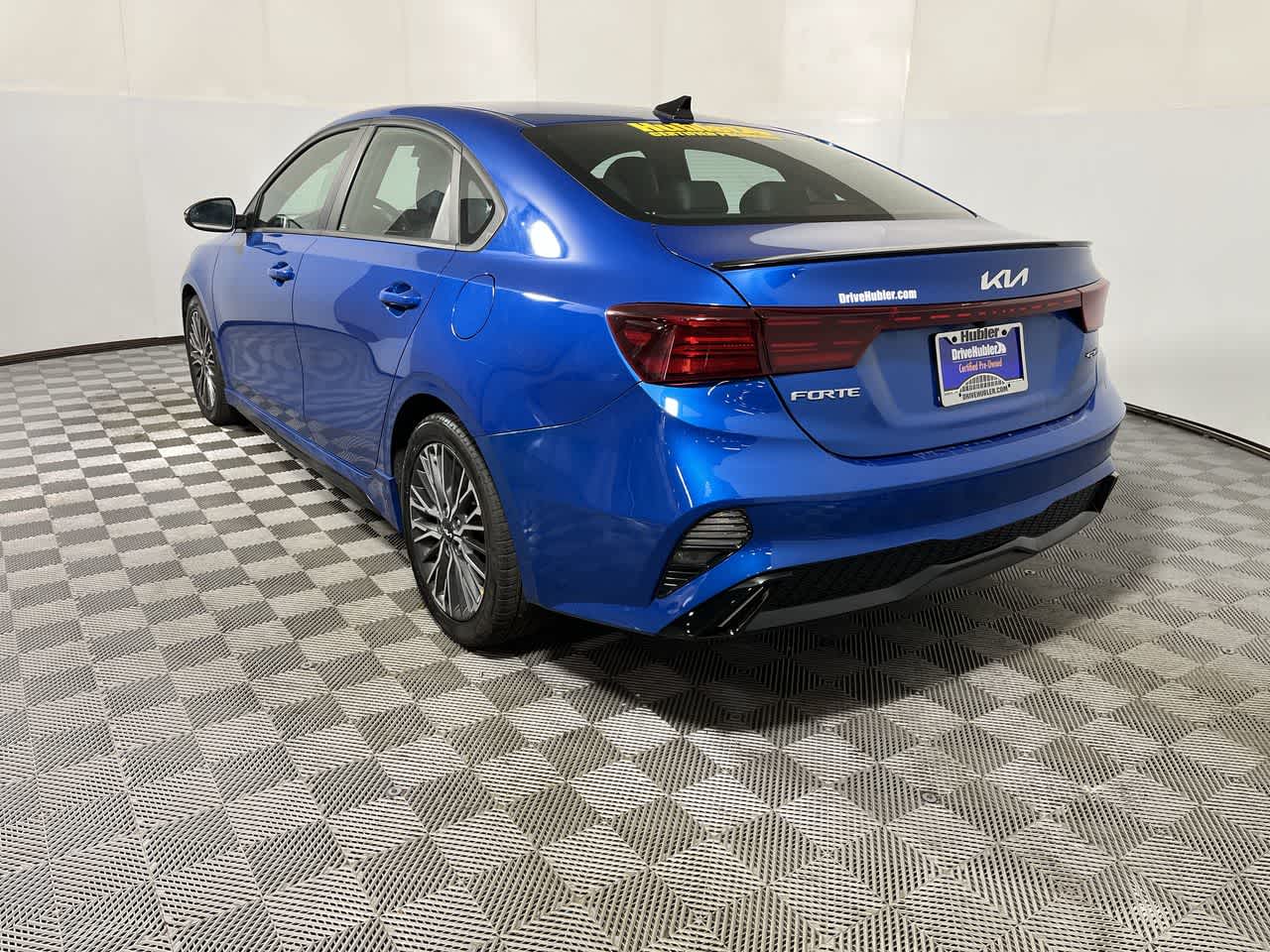 View vehicle photo 6