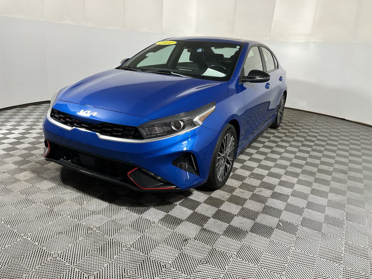 View vehicle photo 4