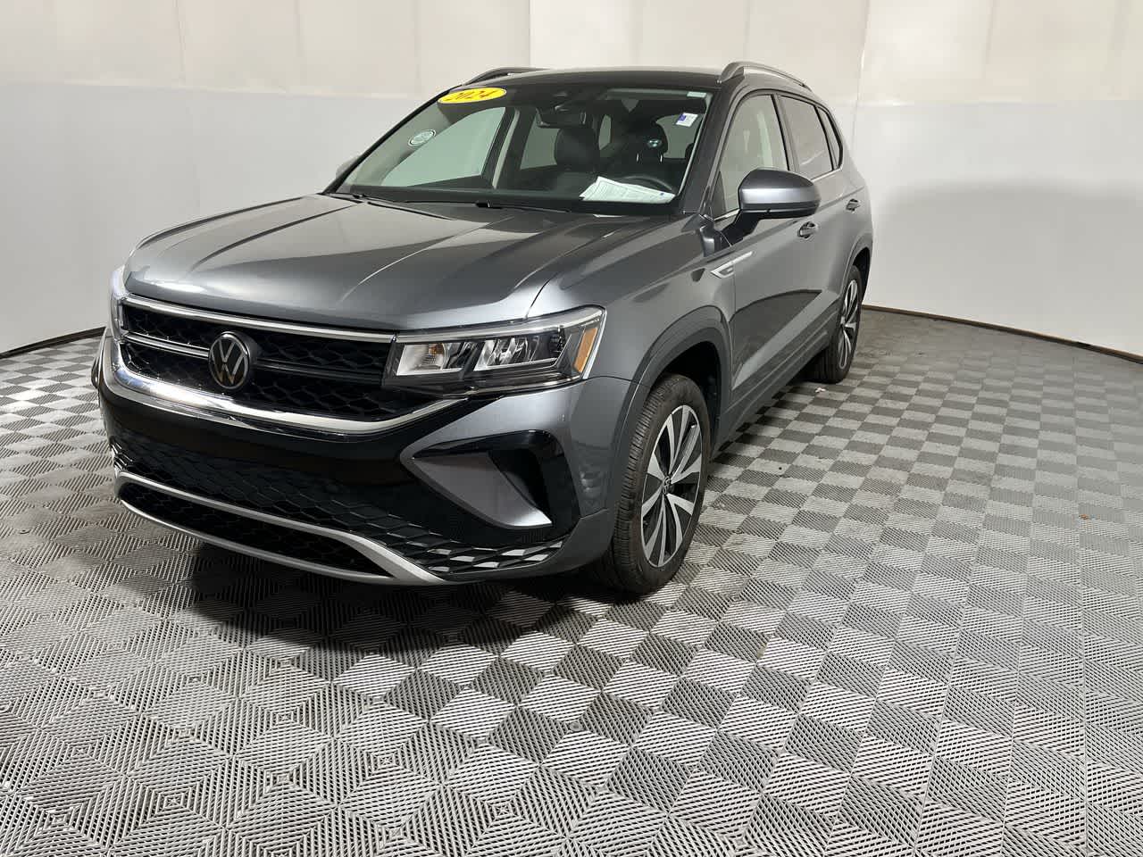 View vehicle photo 4