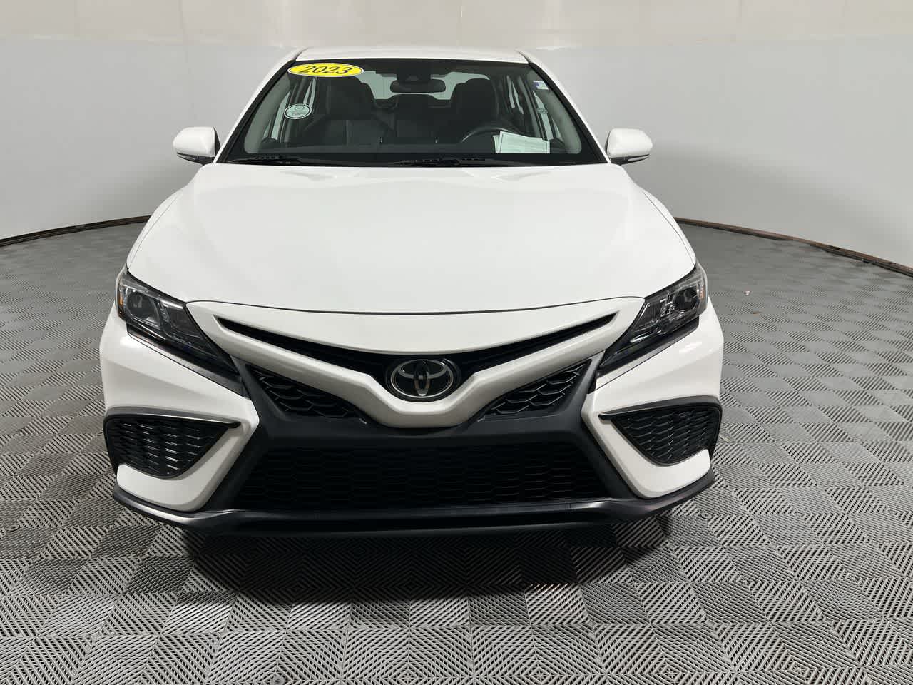 View vehicle photo 3