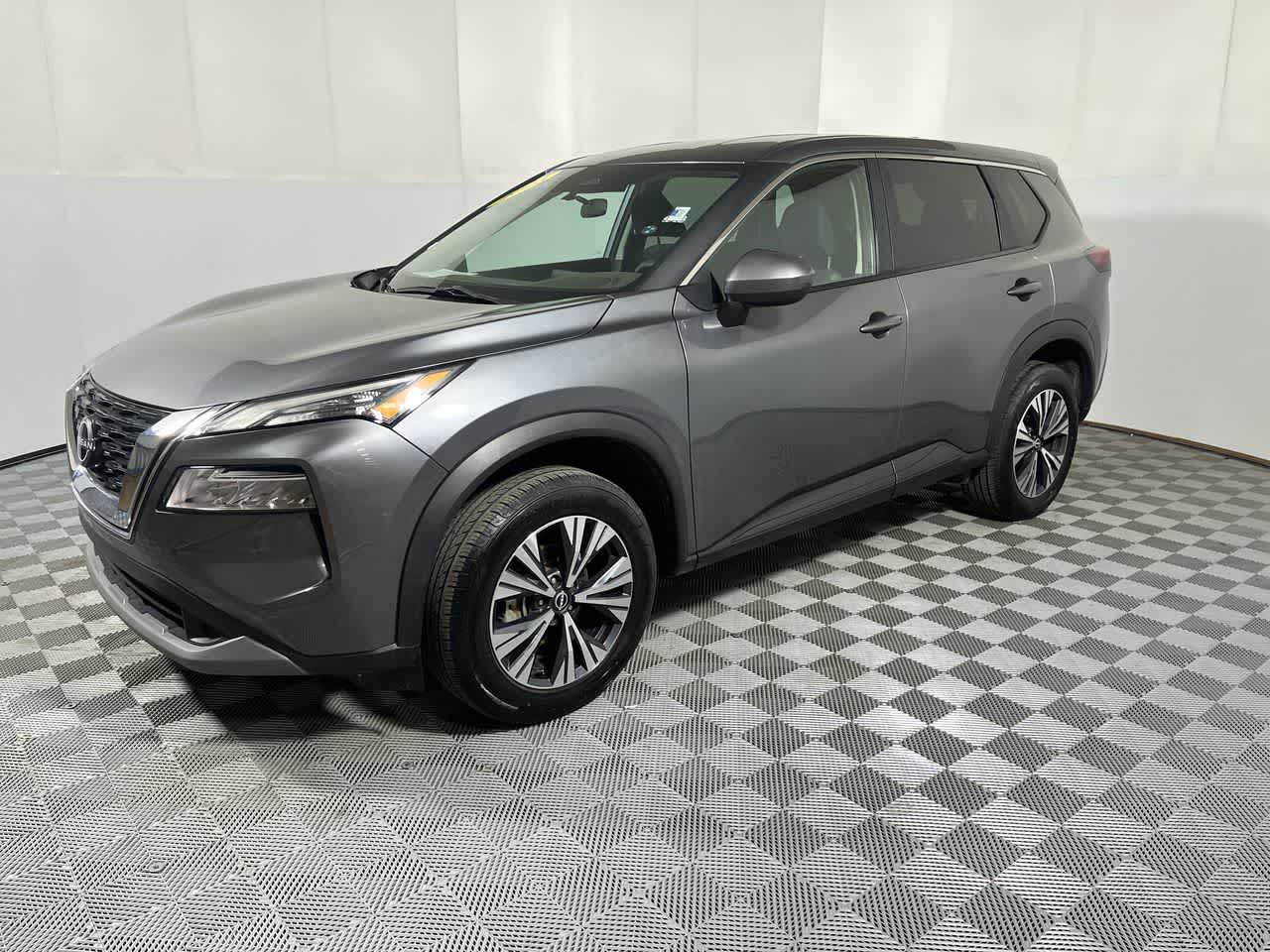 View vehicle photo 4