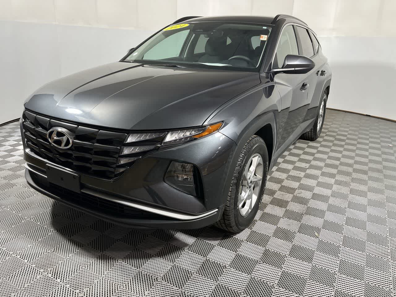 View vehicle photo 4