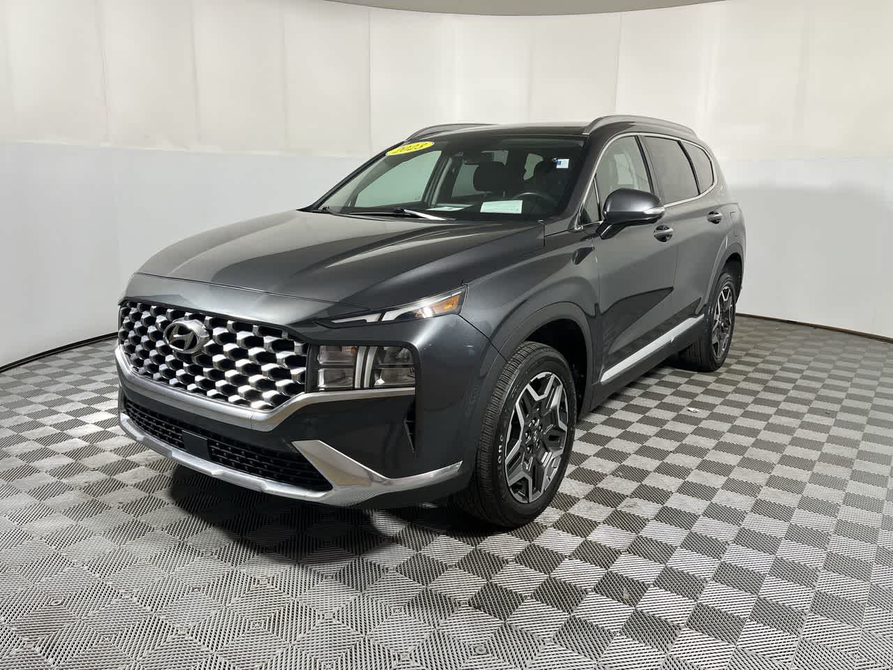 View vehicle photo 4