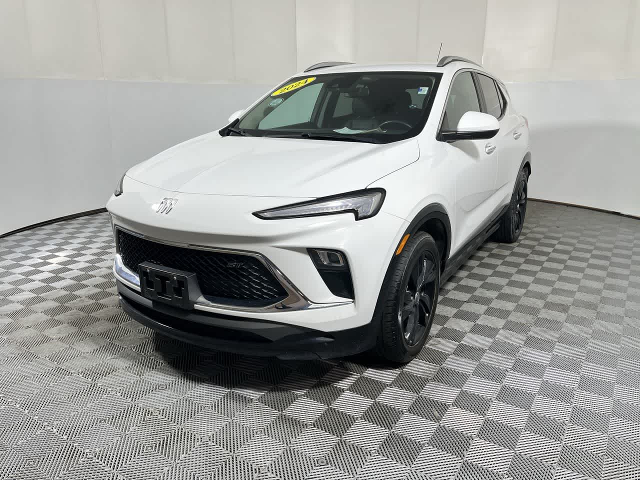 View vehicle photo 4