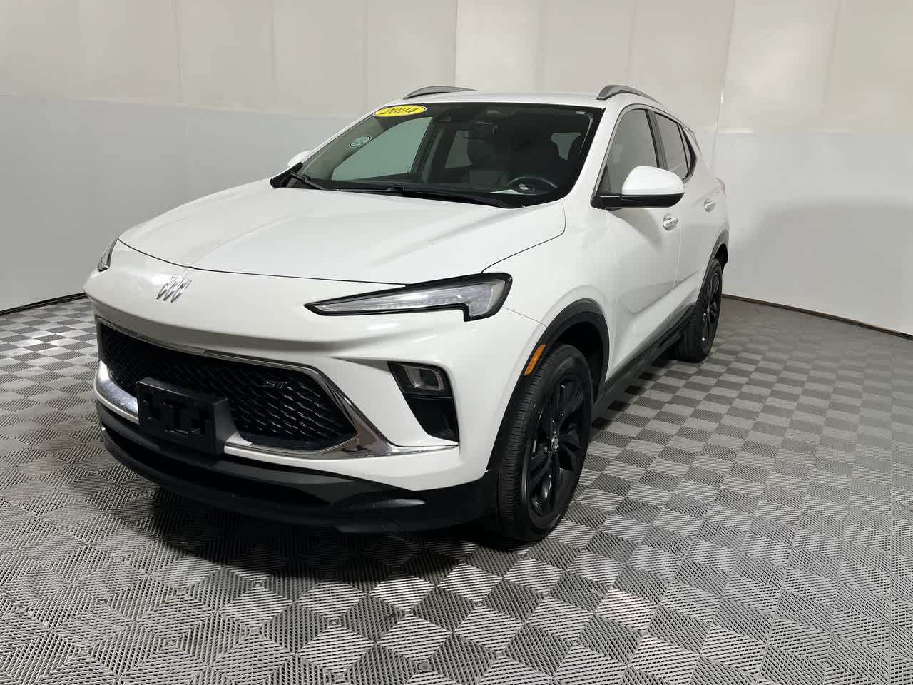 View vehicle photo 4