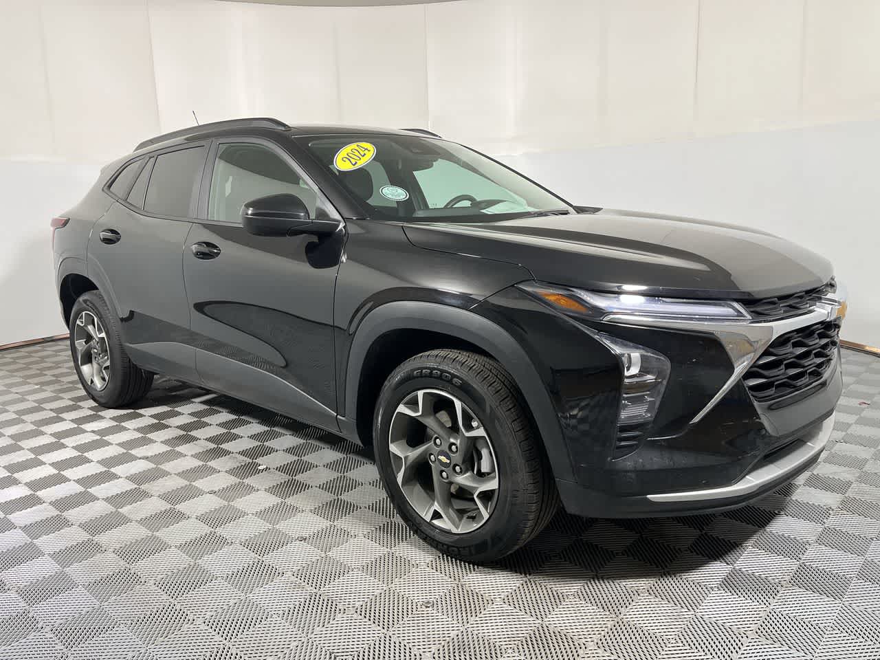 View vehicle photo 2