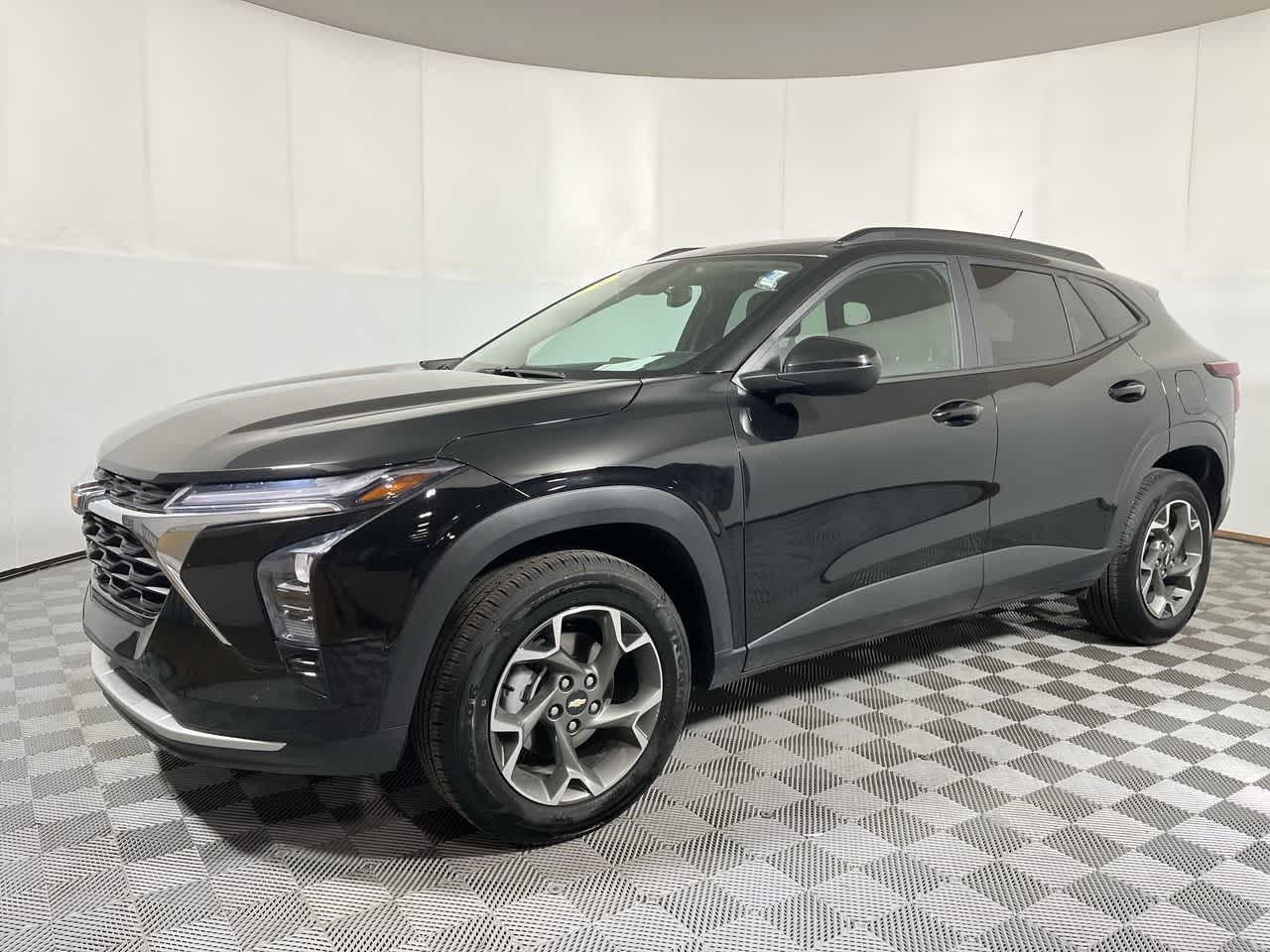 View vehicle photo 4