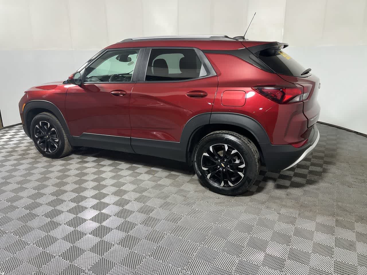 View vehicle photo 6