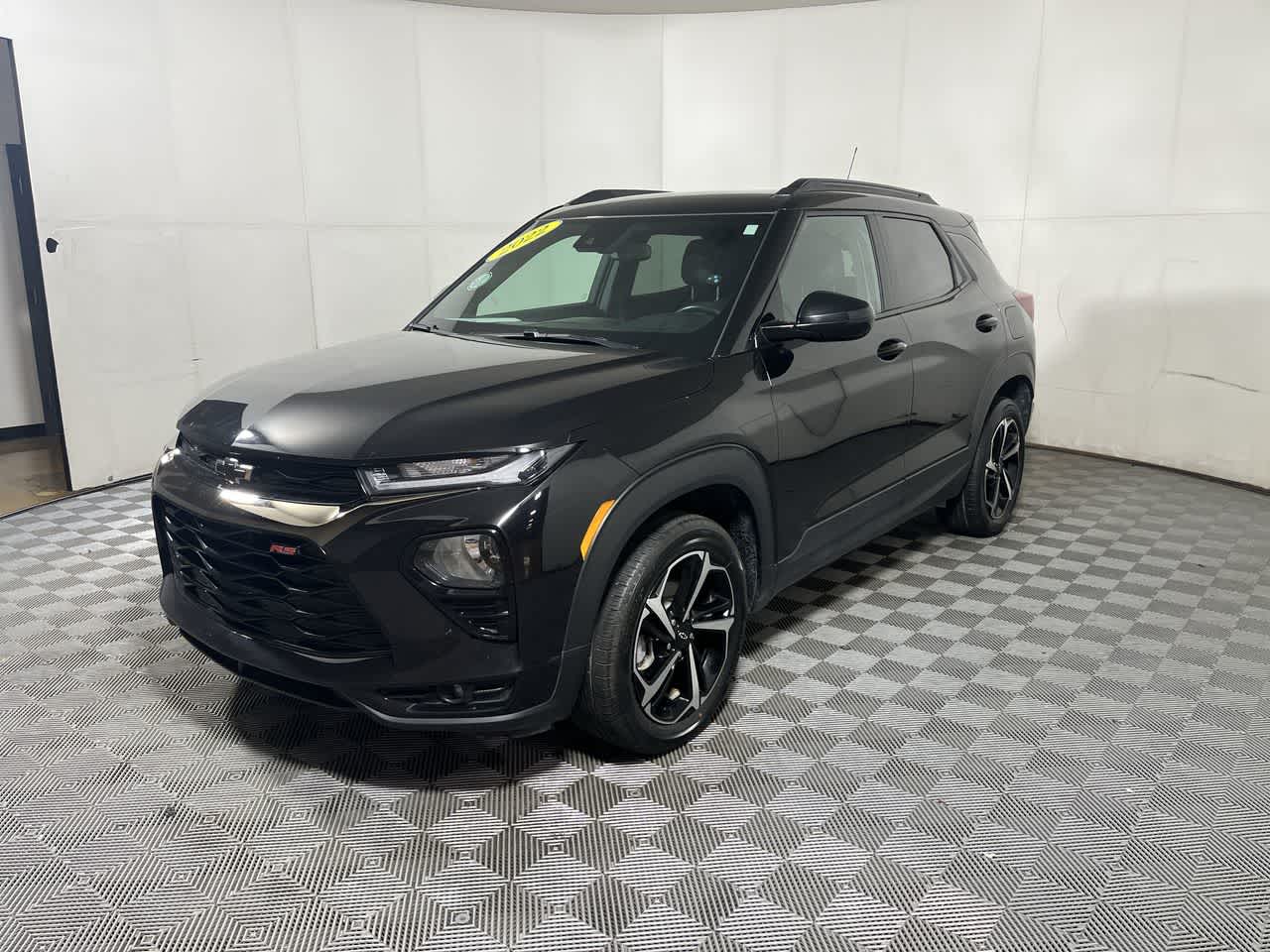 View vehicle photo 4