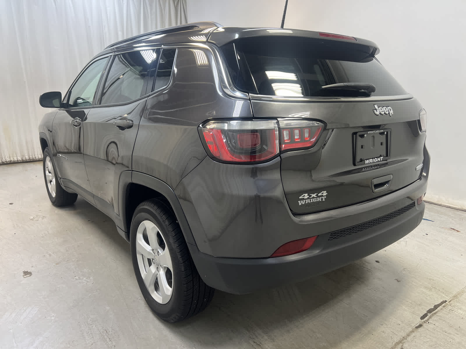 Used 2018 Jeep Compass Latitude with VIN 3C4NJDBB7JT435238 for sale in Wexford, PA