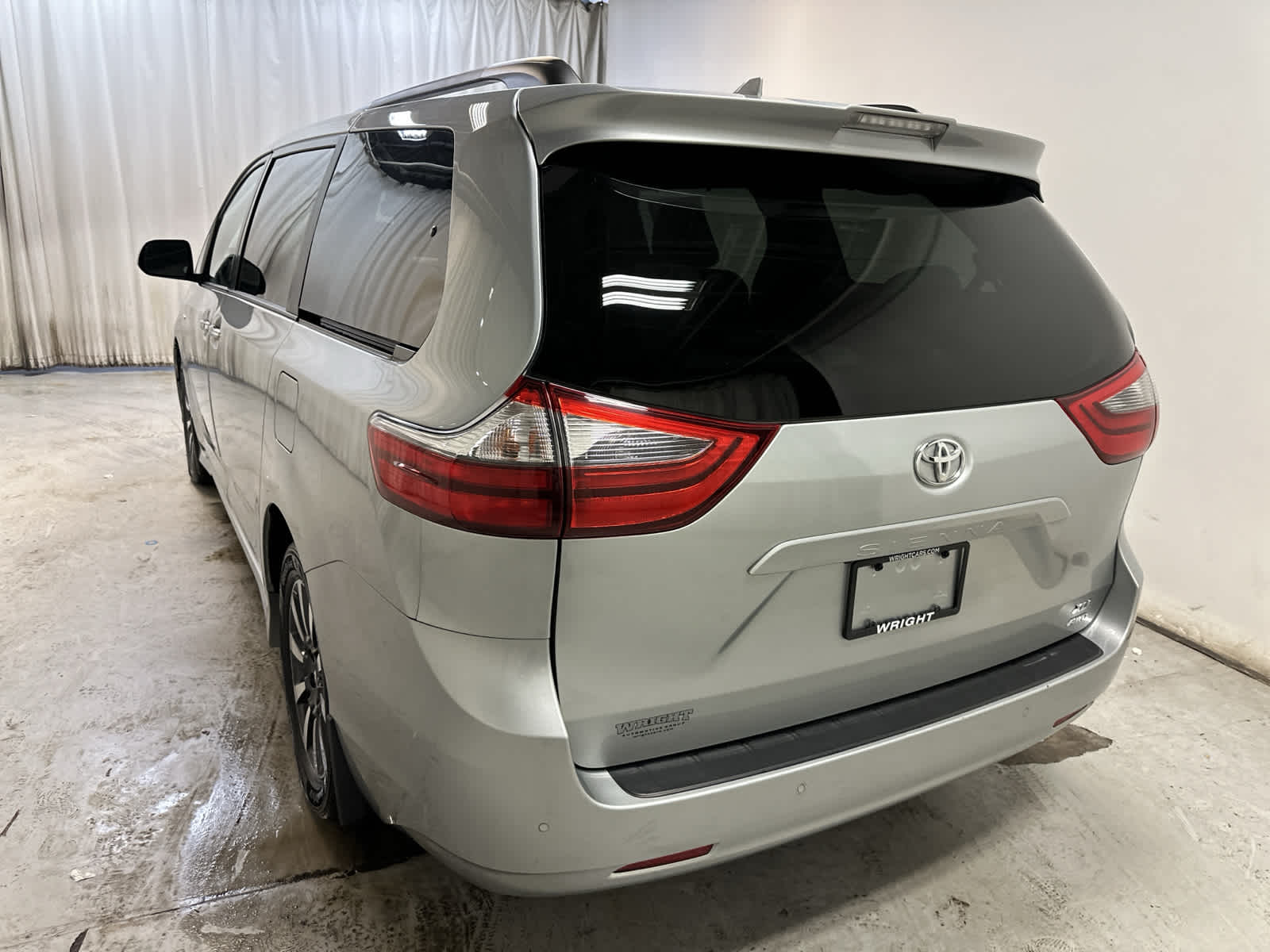 Used 2020 Toyota Sienna XLE with VIN 5TDDZ3DC5LS233175 for sale in Wexford, PA