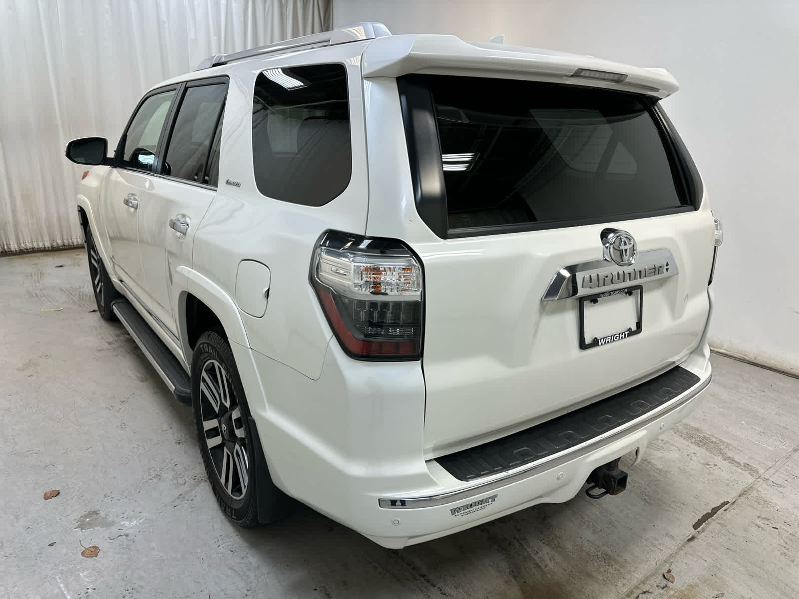 Used 2018 Toyota 4Runner Limited with VIN JTEBU5JR9J5571266 for sale in Wexford, PA