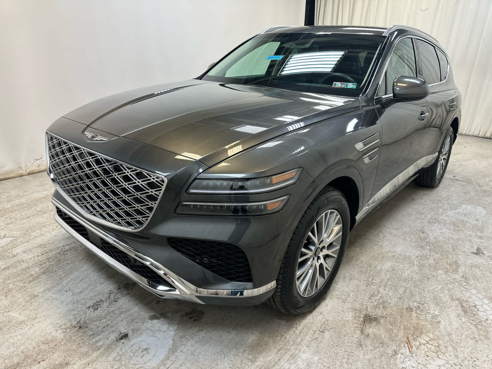 View vehicle photo 3