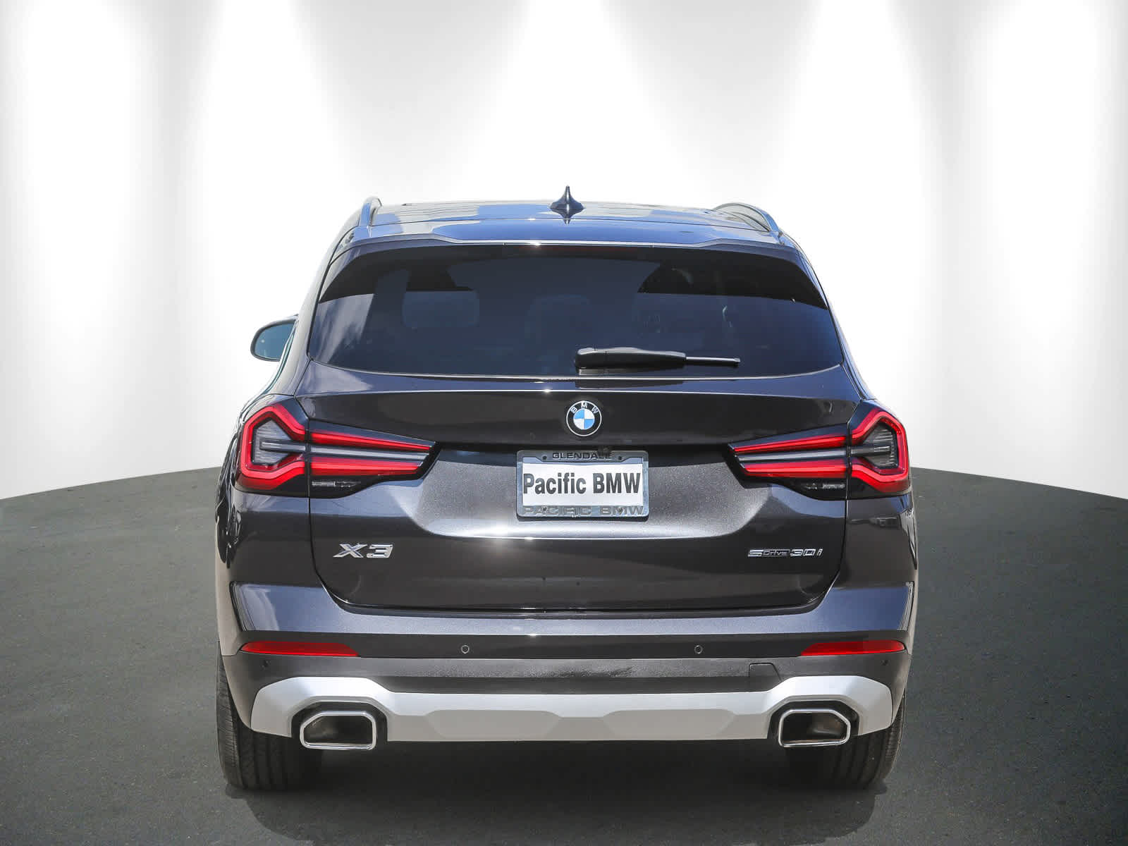 View vehicle photo 5