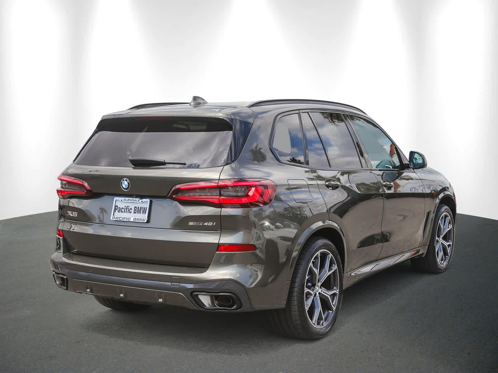 View vehicle photo 6