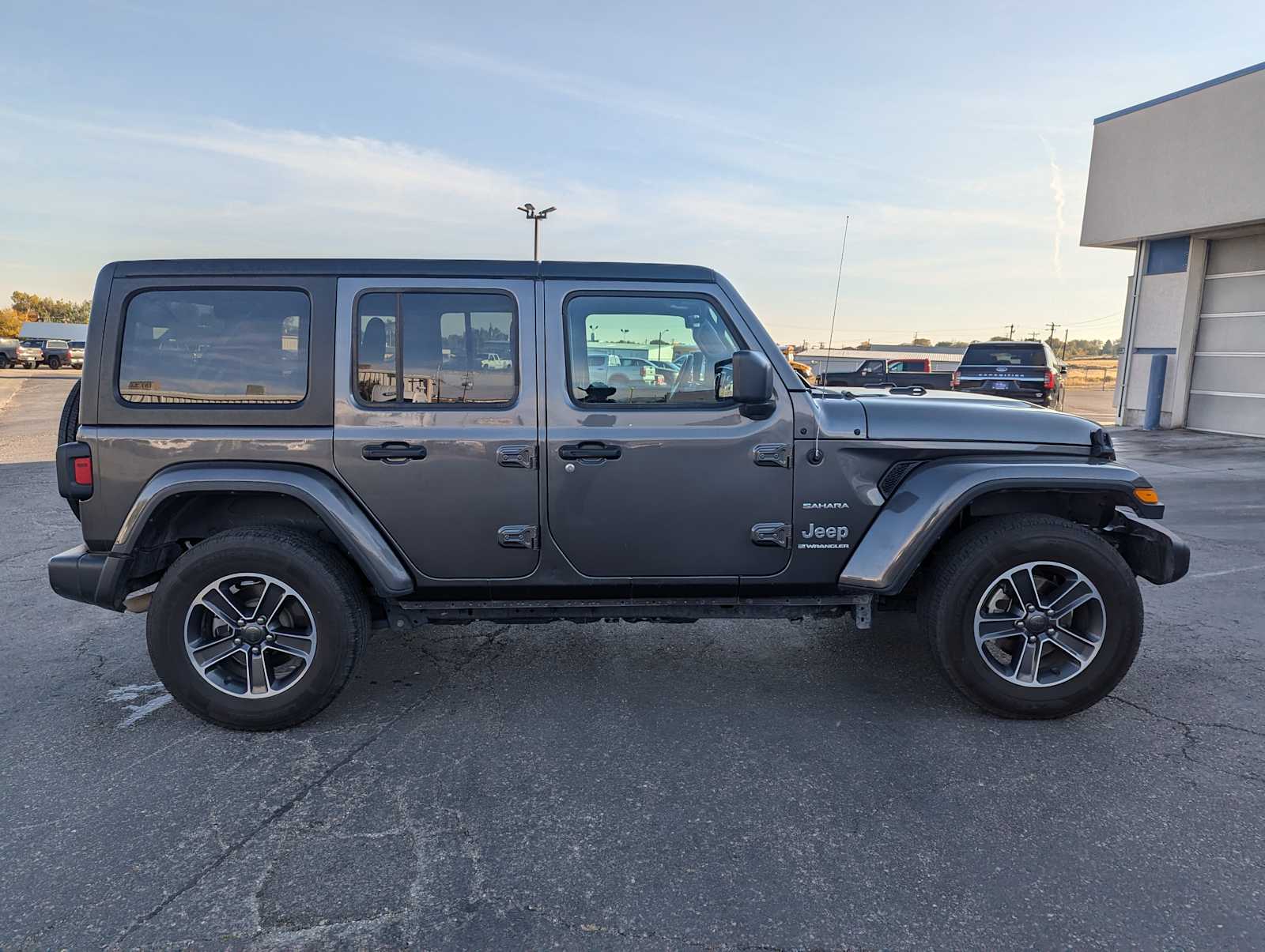 2023 Jeep Wrangler Sahara 7