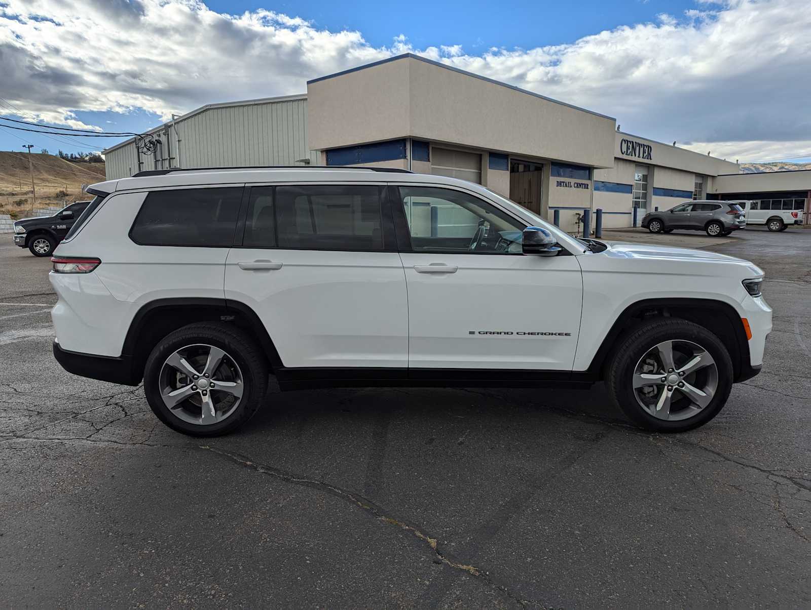 2022 Jeep Grand Cherokee L Limited 7