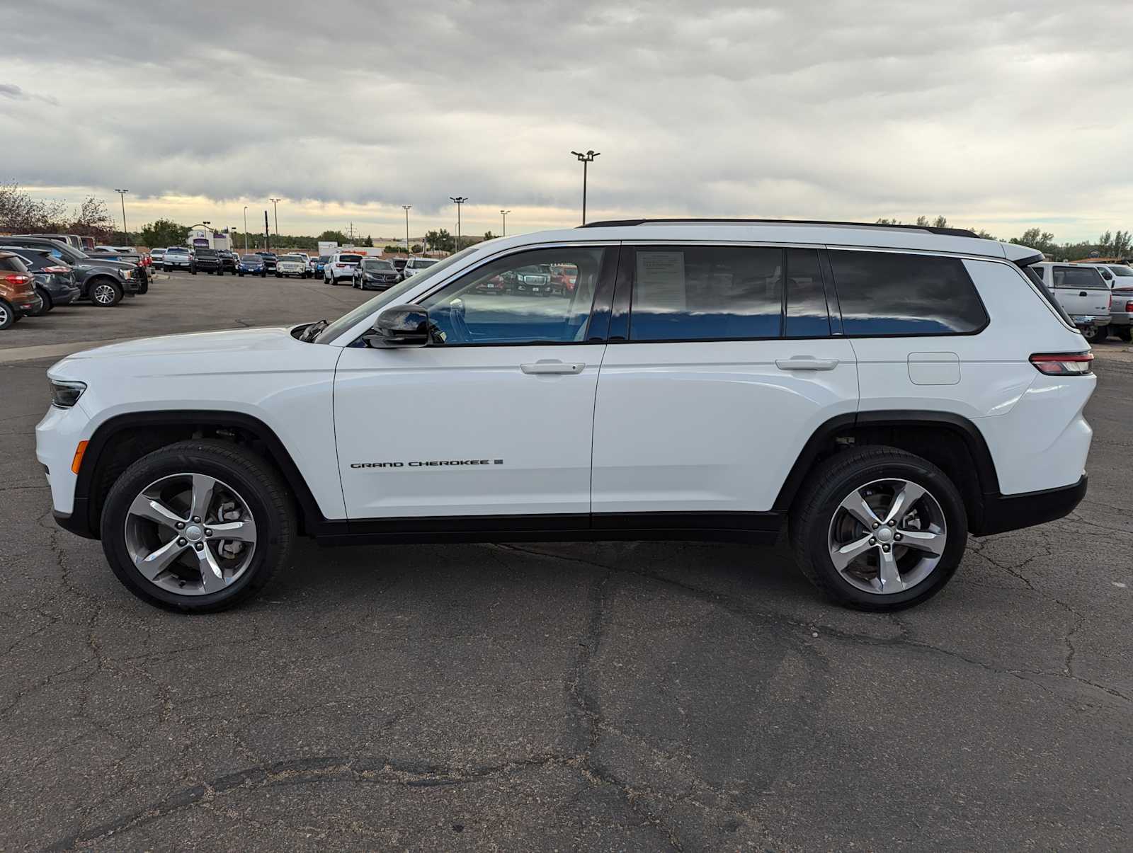 2022 Jeep Grand Cherokee L Limited 3