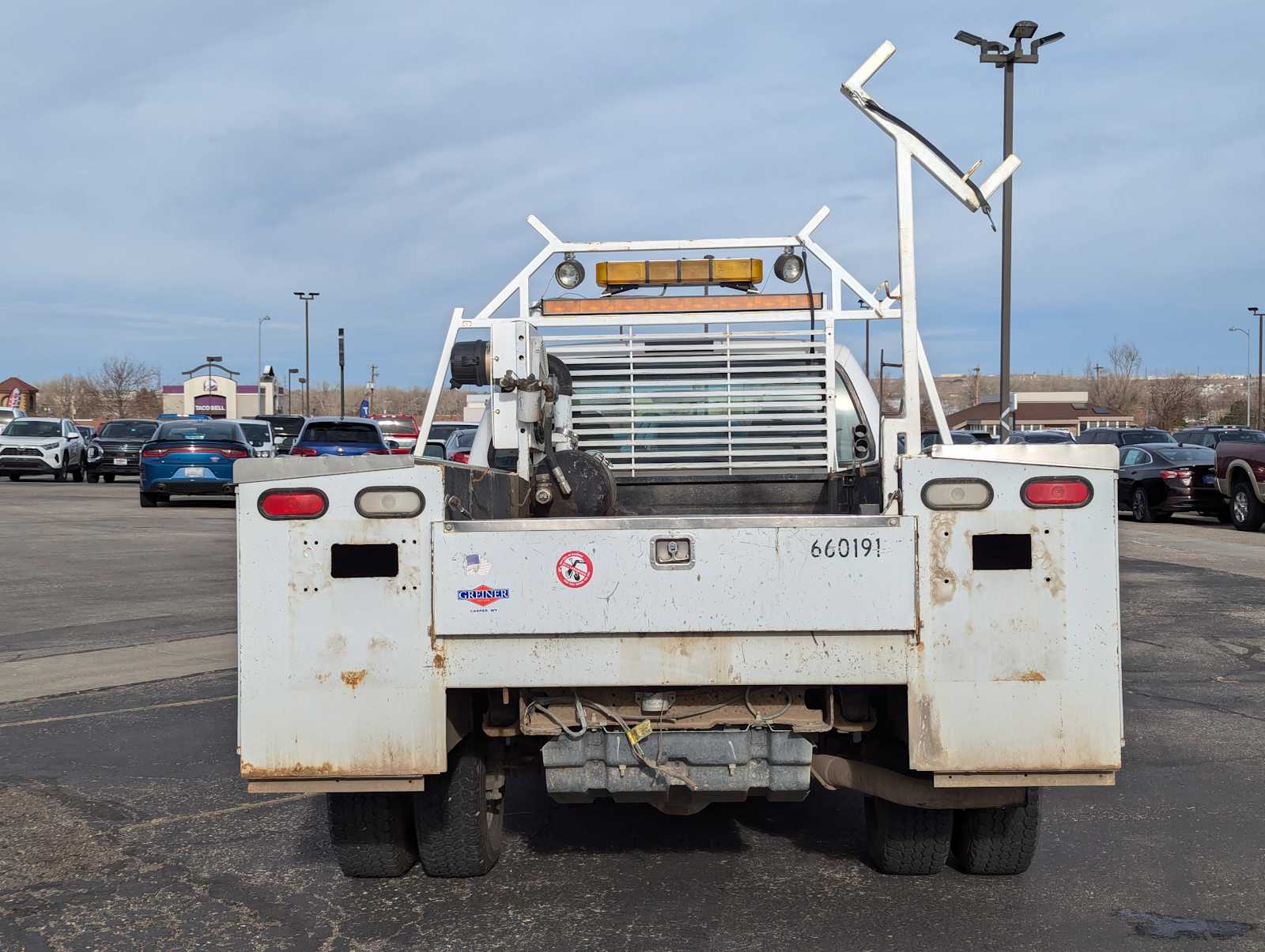 2005 Ford Super Duty F-350 DRW XL Reg Cab 165 WB 84 CA 5