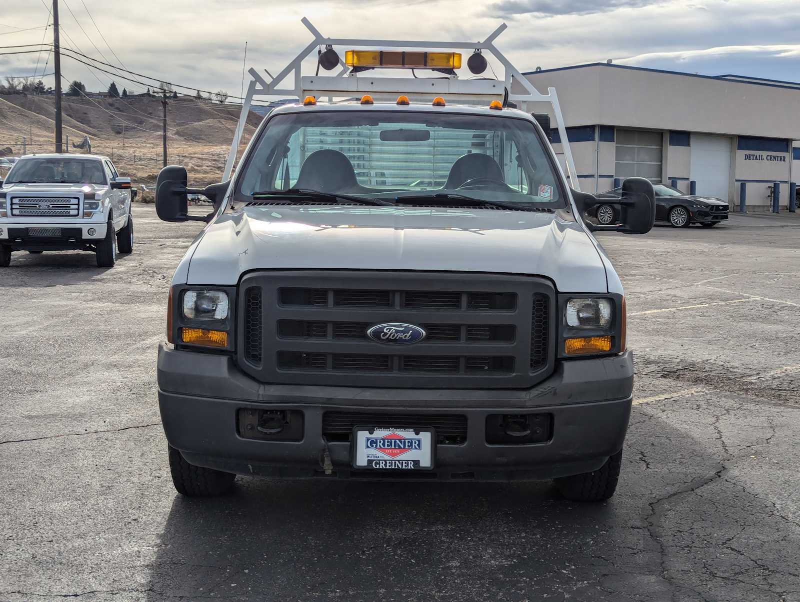 2005 Ford Super Duty F-350 DRW XL Reg Cab 165 WB 84 CA 9