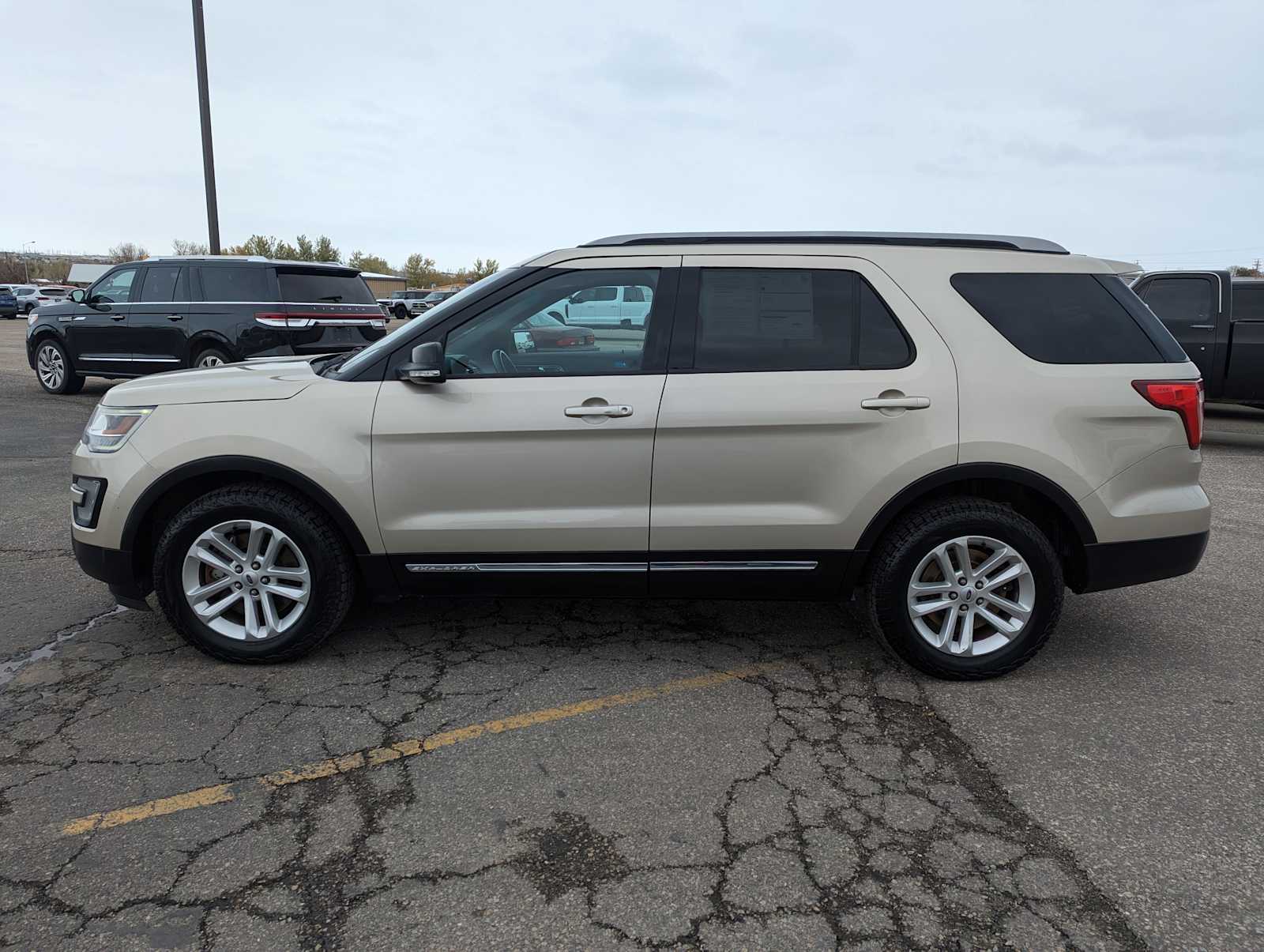 2017 Ford Explorer XLT 3