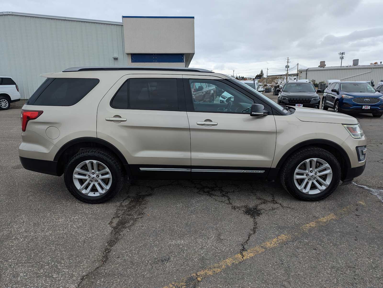 2017 Ford Explorer XLT 7