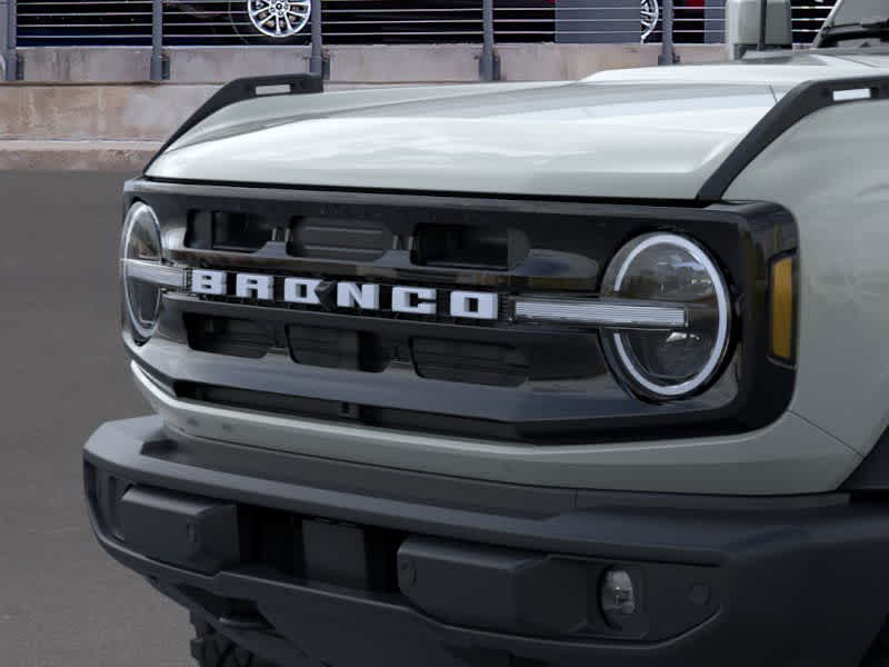 2024 Ford Bronco Outer Banks 19