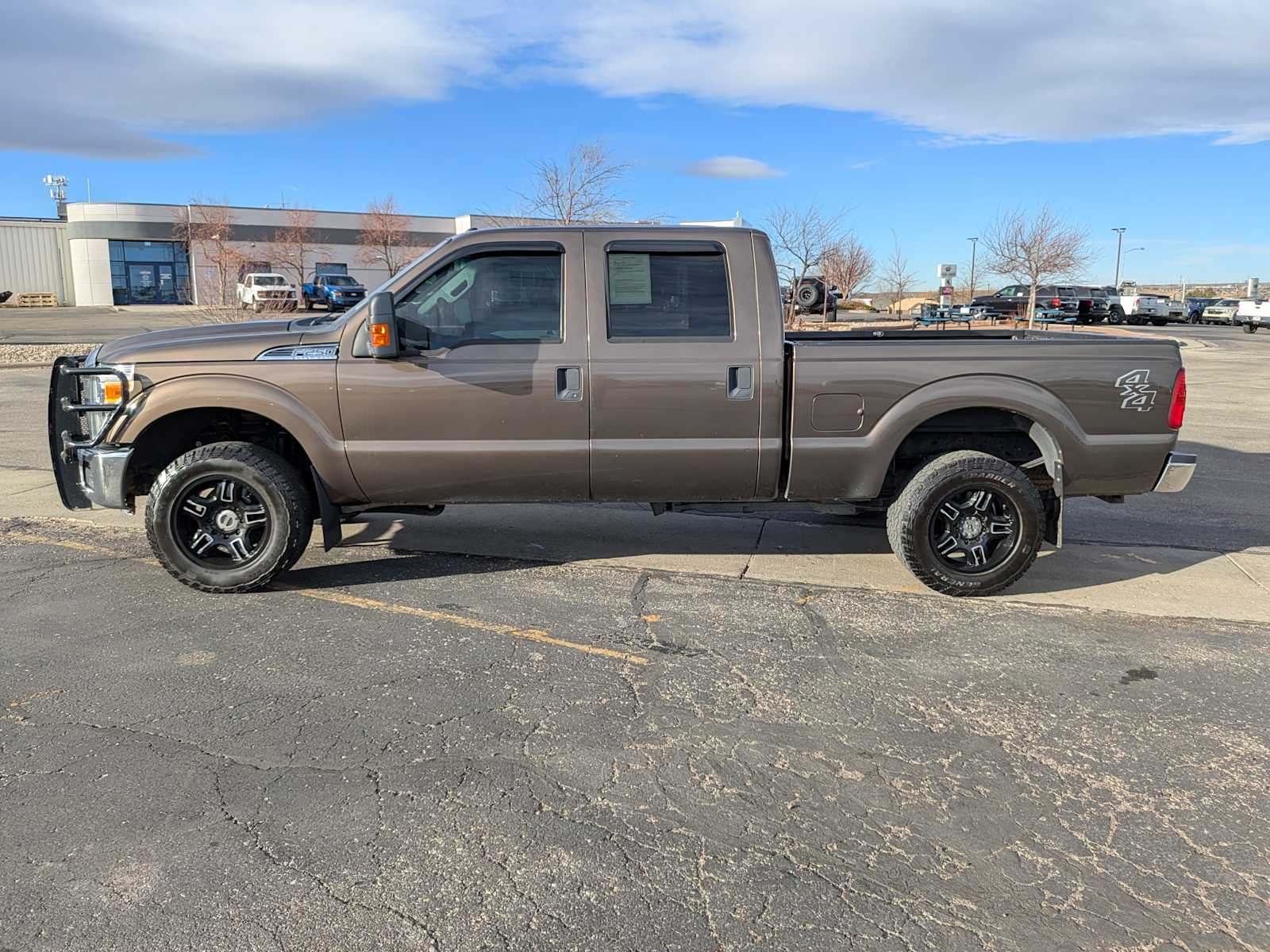 2015 Ford Super Duty F-250 SRW XLT 4WD Crew Cab 156 3