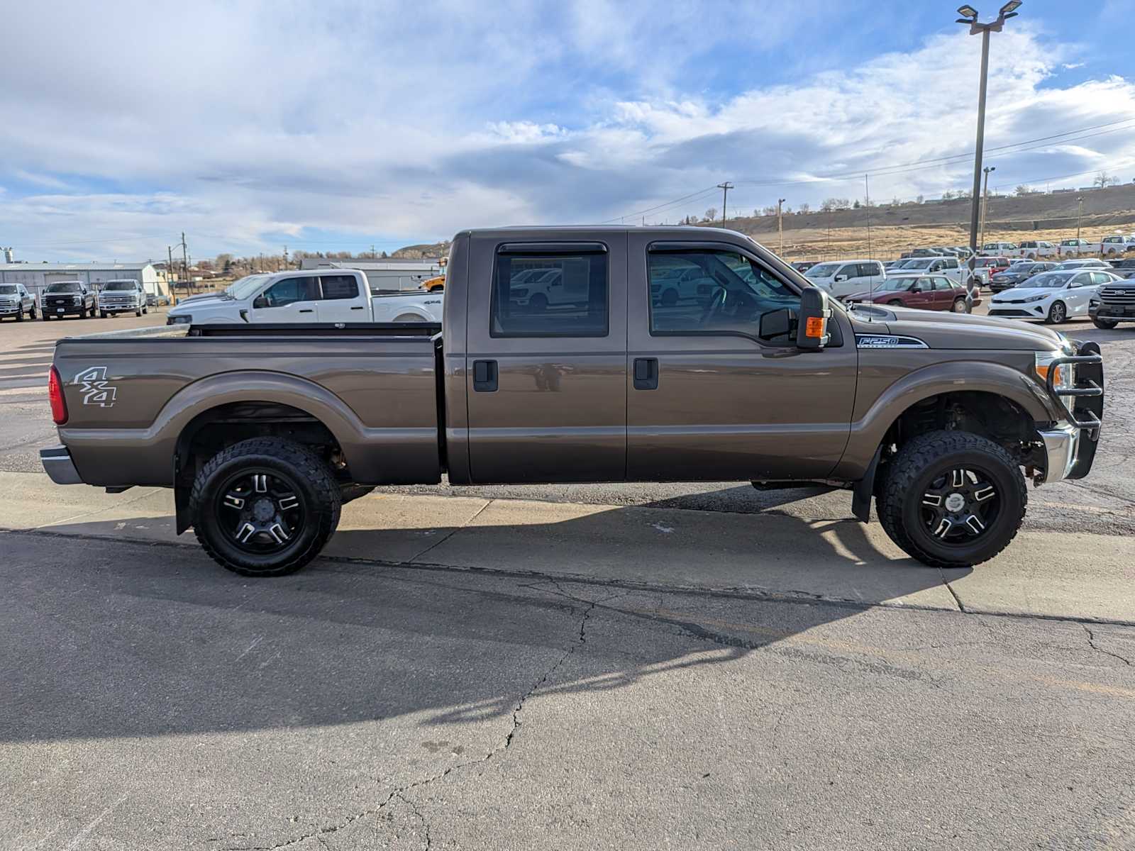 2015 Ford Super Duty F-250 SRW XLT 4WD Crew Cab 156 7