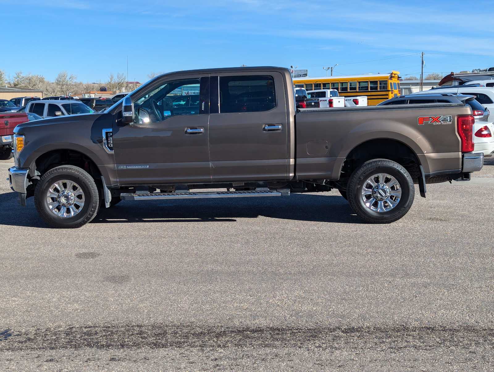 2017 Ford Super Duty F-250 SRW XLT 4WD Crew Cab 6.75 Box 3