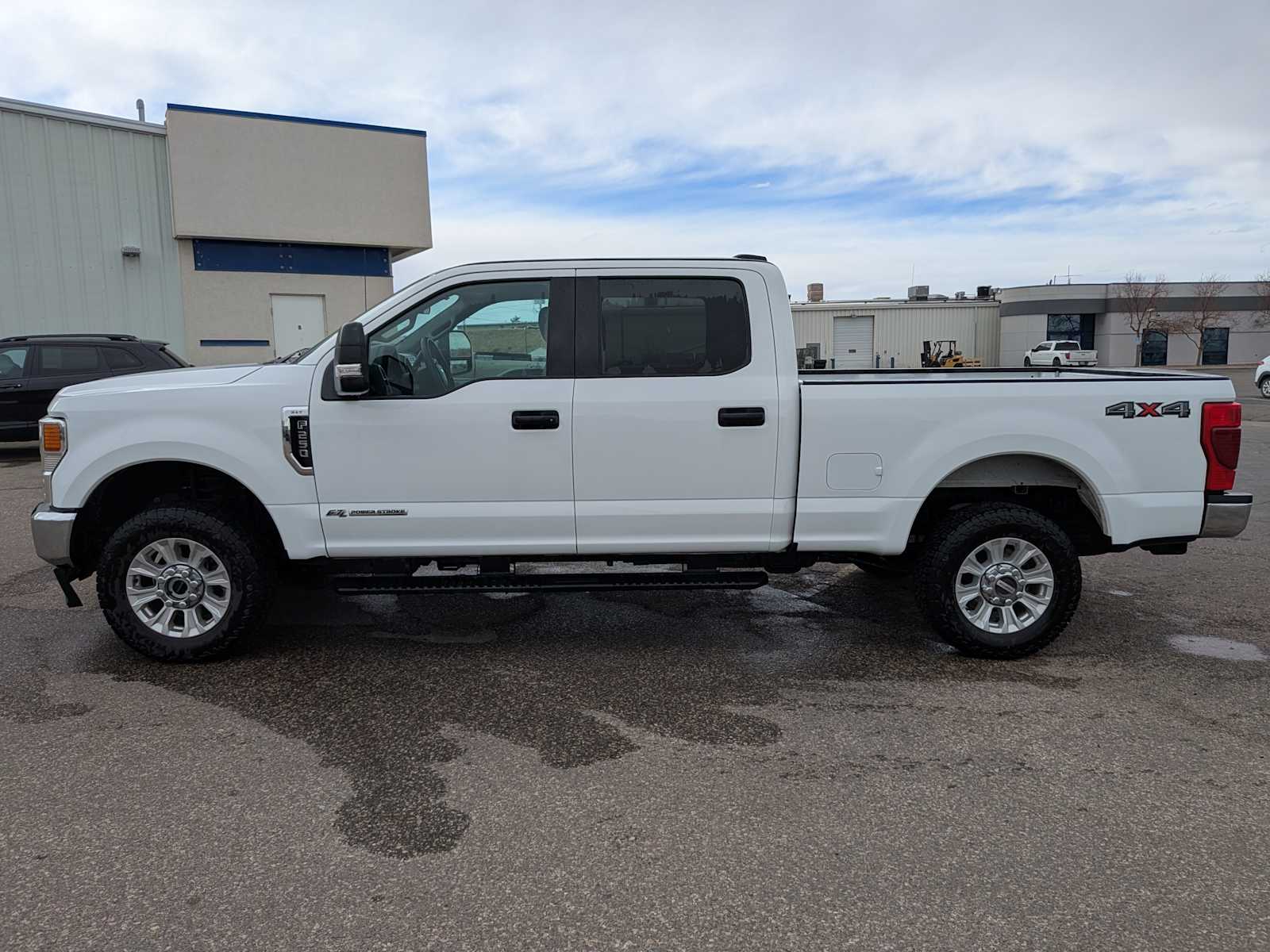 2022 Ford Super Duty F-250 SRW XLT 4WD Crew Cab 6.75 Box 3