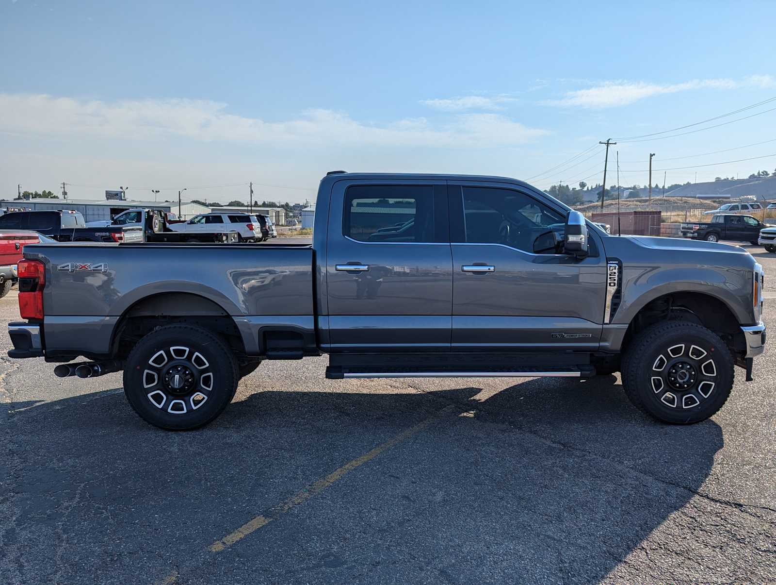 2023 Ford Super Duty F-250 SRW LARIAT 4WD Crew Cab 6.75 Box 7