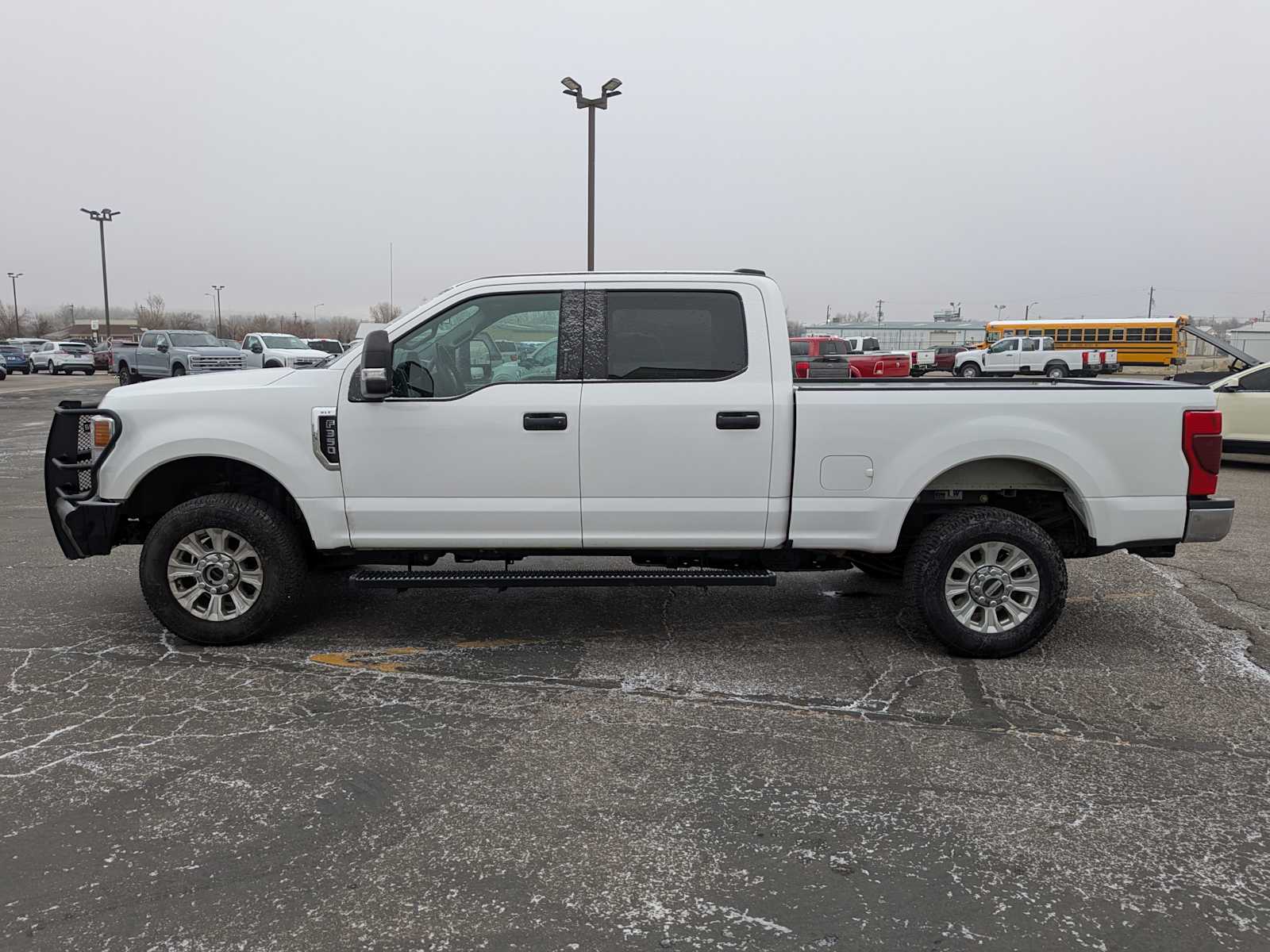 2020 Ford Super Duty F-350 SRW XLT 2