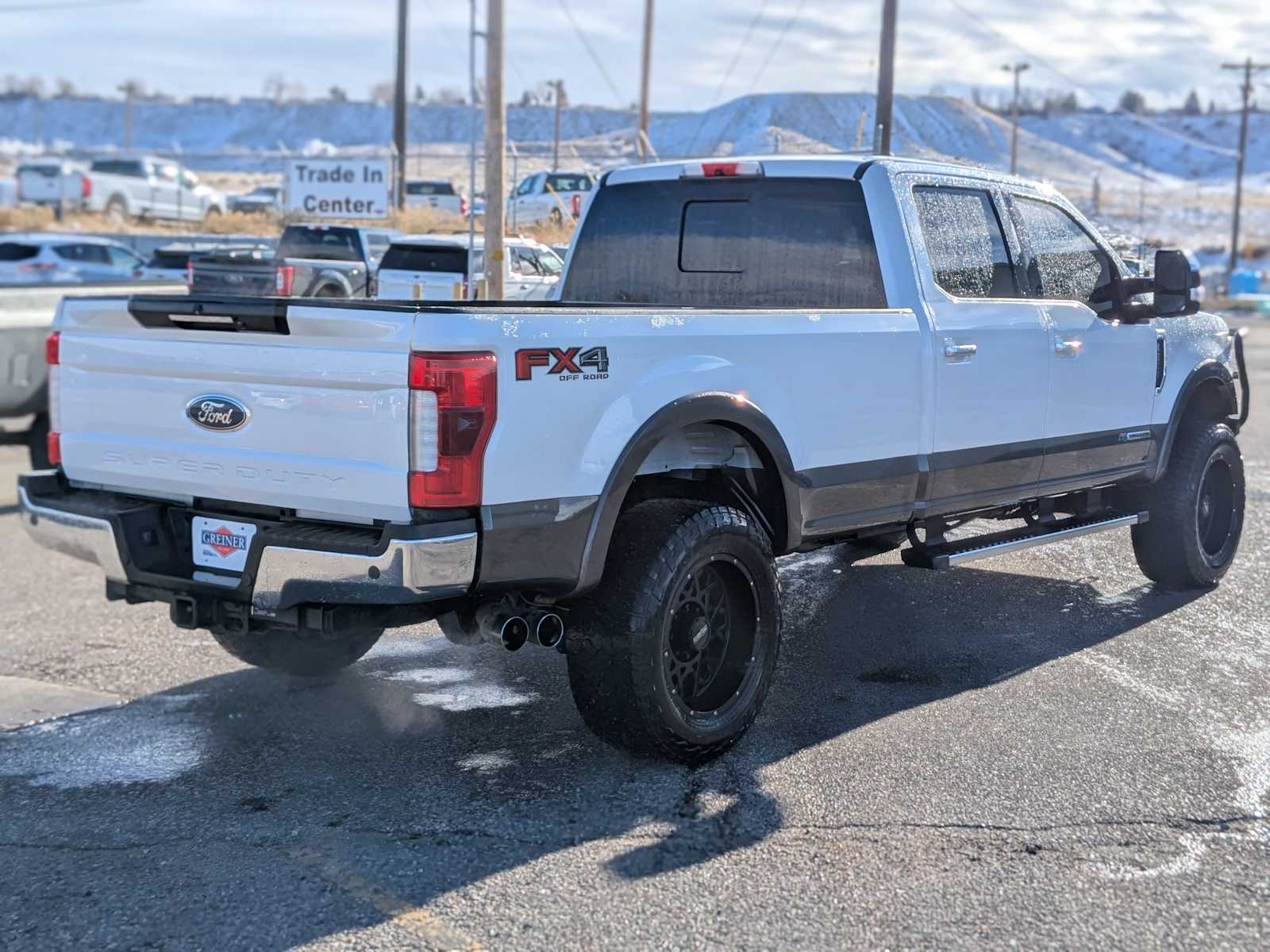 2017 Ford Super Duty F-350 SRW Lariat 4WD Crew Cab 8 Box 5