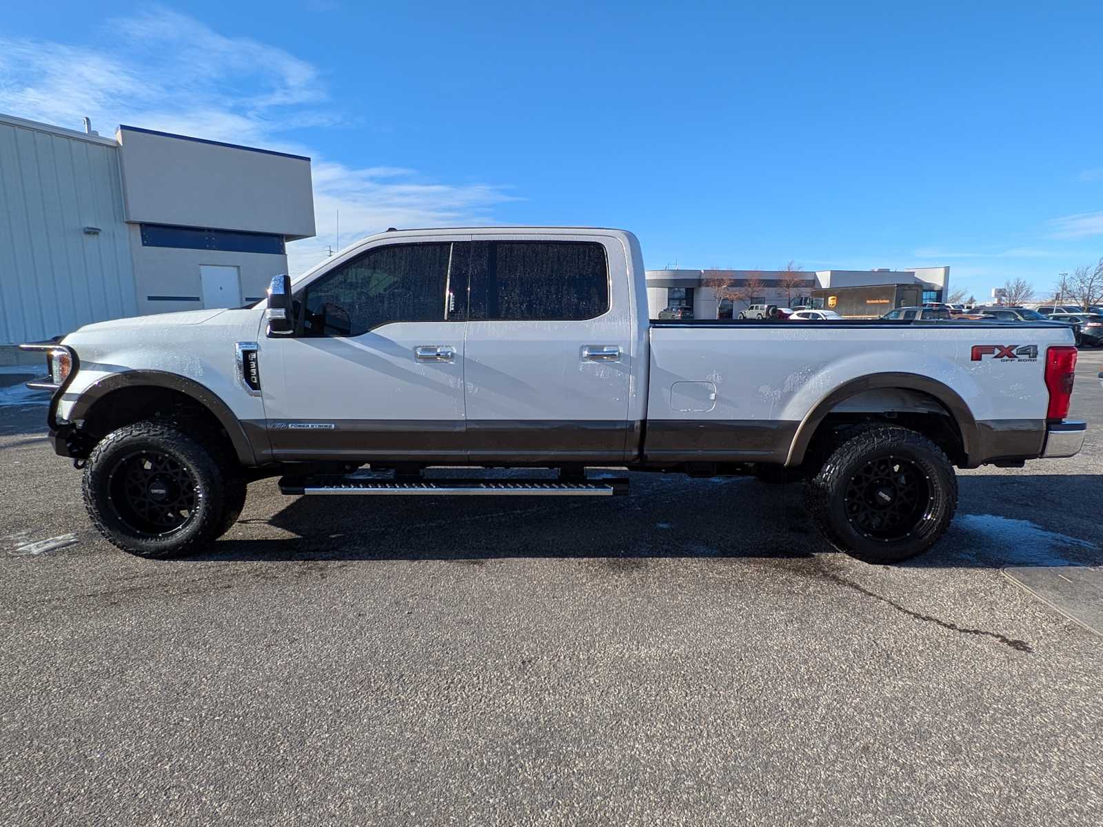 2017 Ford Super Duty F-350 SRW Lariat 4WD Crew Cab 8 Box 2