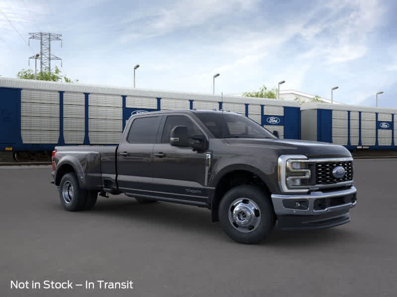 2024 Ford Super Duty F-350 DRW LARIAT 4WD Crew Cab 8 Box 7