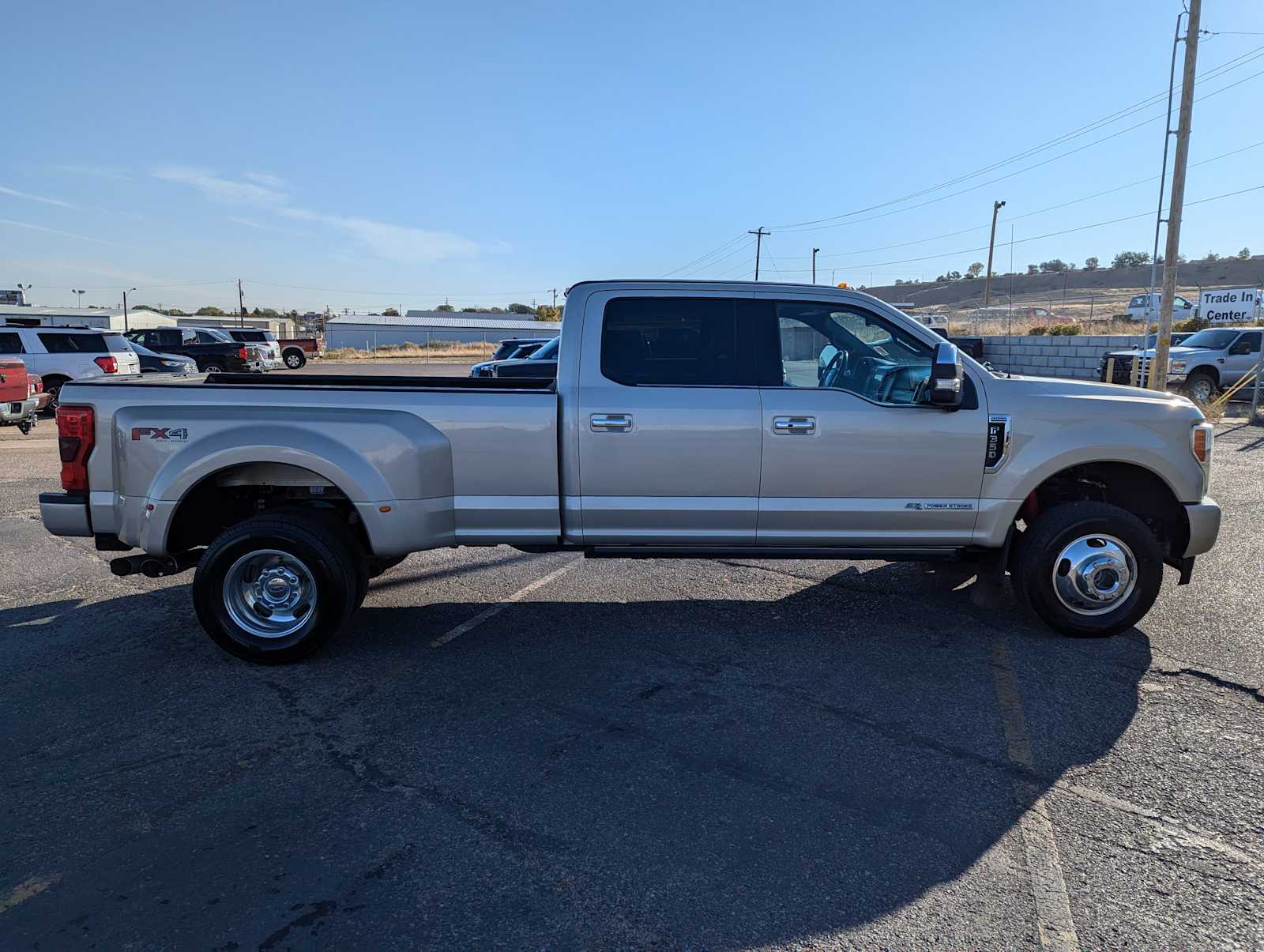 2017 Ford Super Duty F-350 DRW Platinum 4WD Crew Cab 8 Box 7