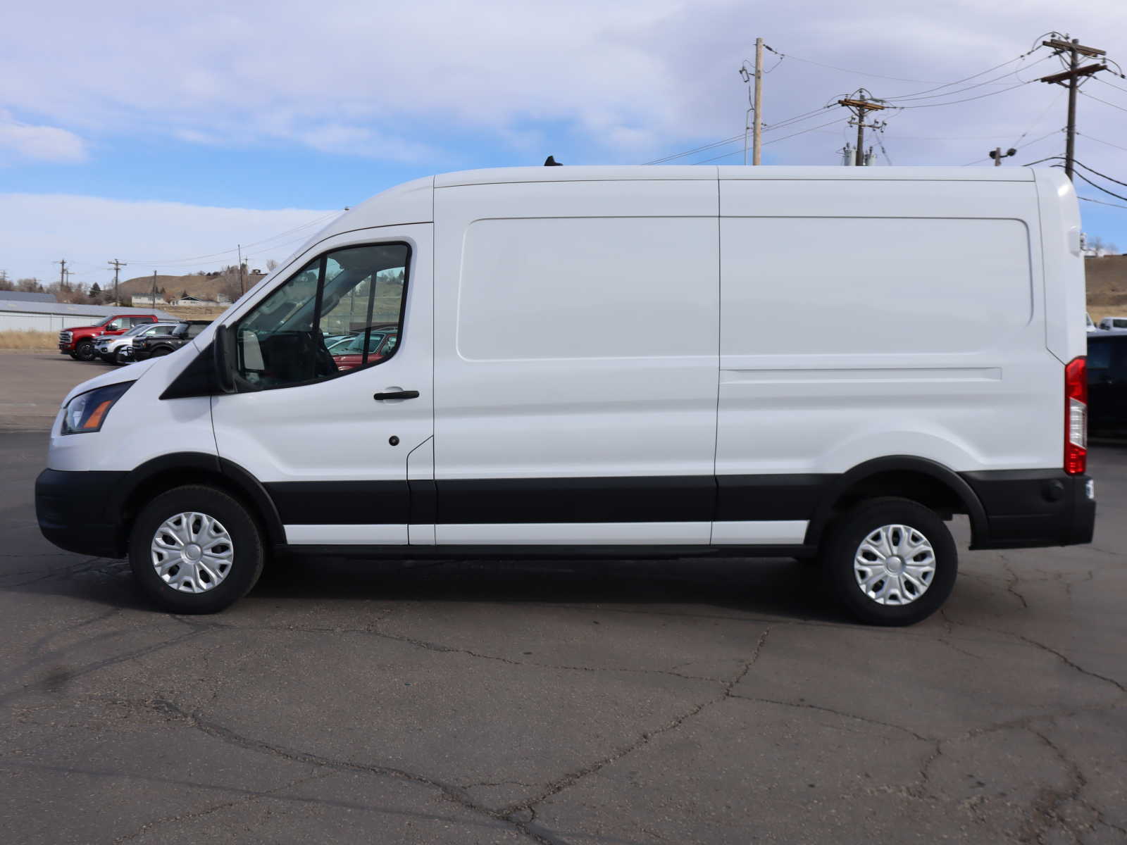 2023 Ford E-Transit T350 3