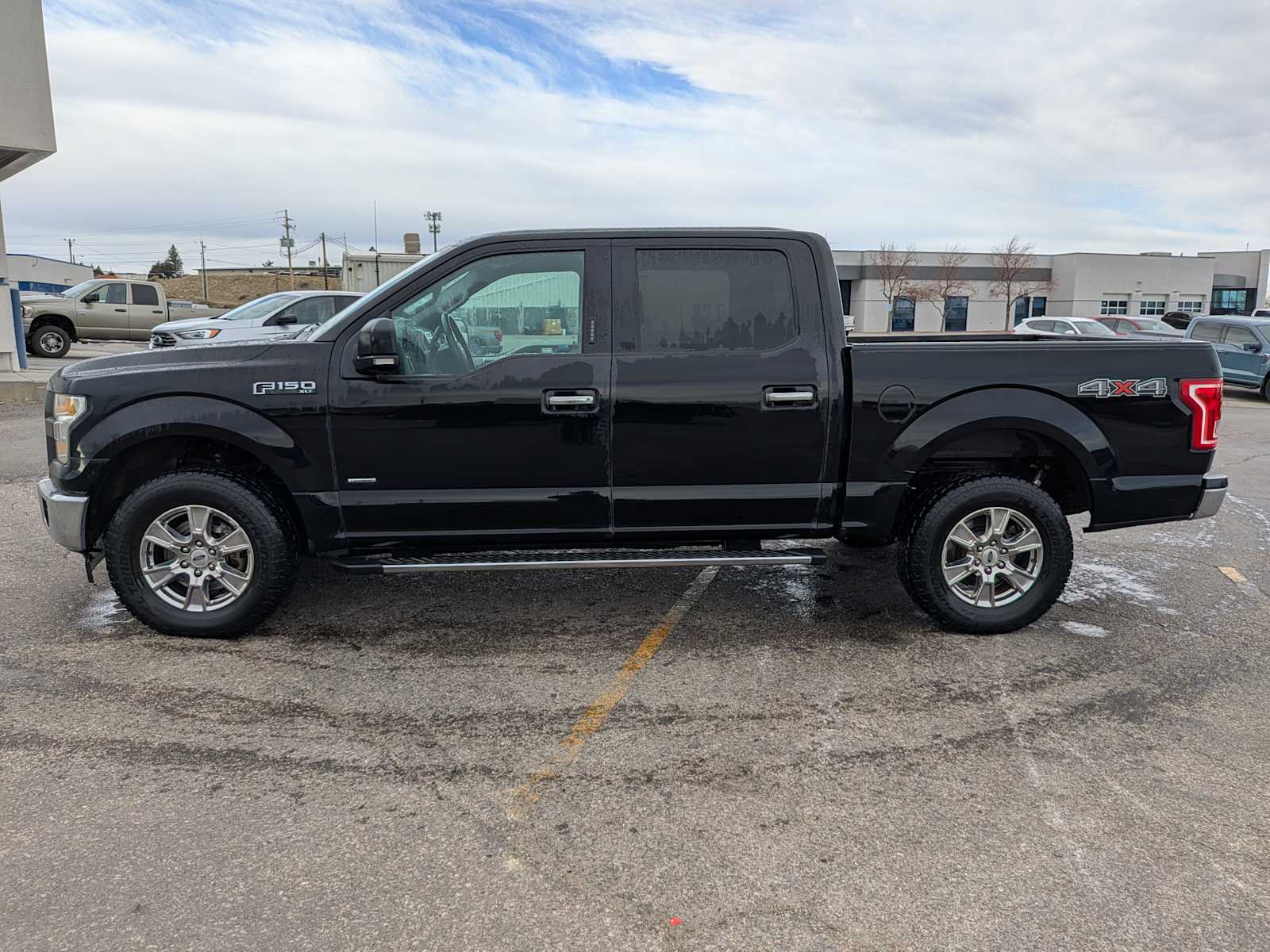 2017 Ford F-150 XLT 4WD SuperCrew 5.5 Box 3